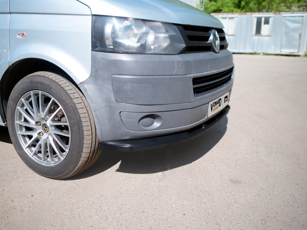 картинка Сплиттер переднего бампера VW T5.1 (ребра) - текстурный vonard customs 
