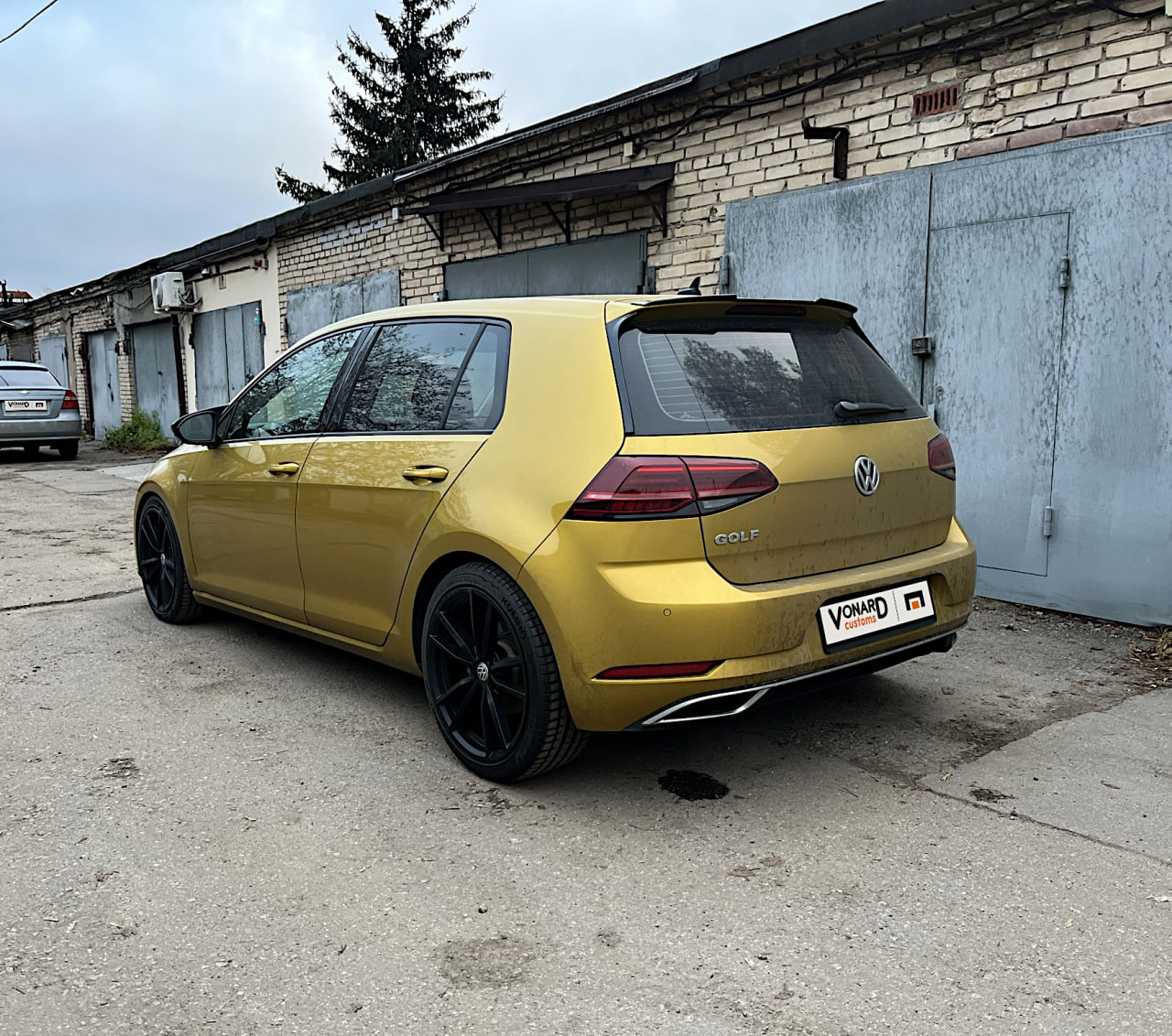 картинка Спойлер лезвие крышки багажника VW Golf 7 (короткий) vonard customs 