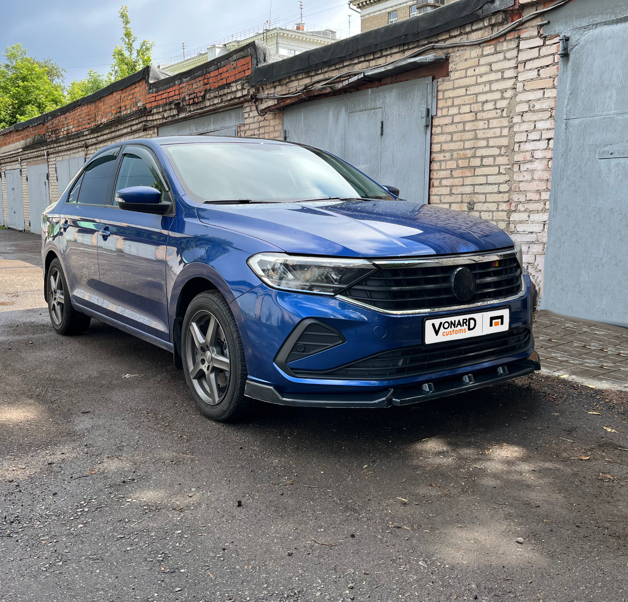 картинка Сплиттер переднего бампера VW Polo 6 liftback -  черный металлик vonard customs 