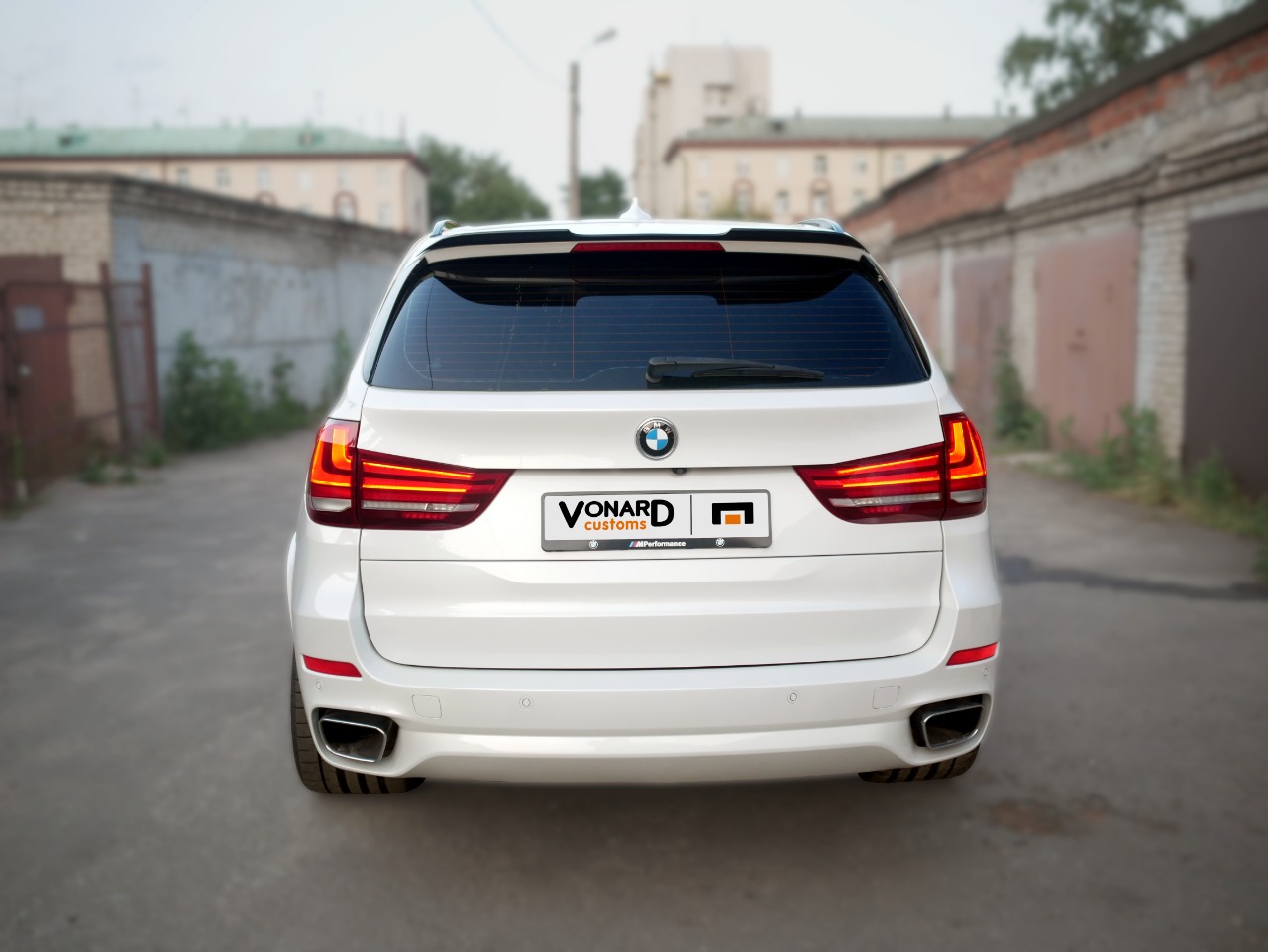 картинка Спойлер лезвие крышки багажника BMW X5 F15 vonard customs 