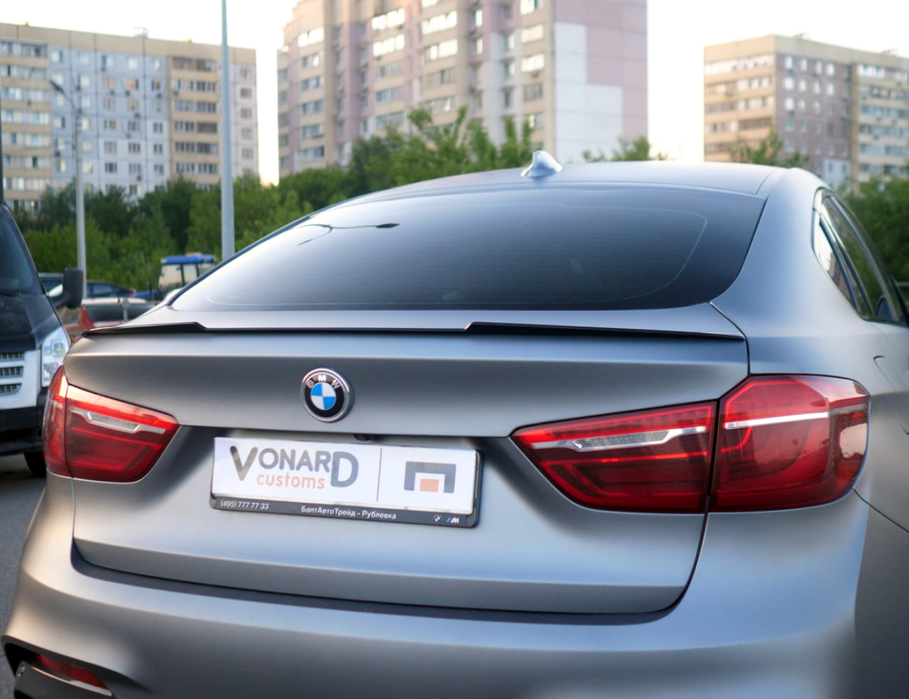 картинка Спойлер лезвие крышки багажника BMW X6 F16 - черный металлик vonard customs 