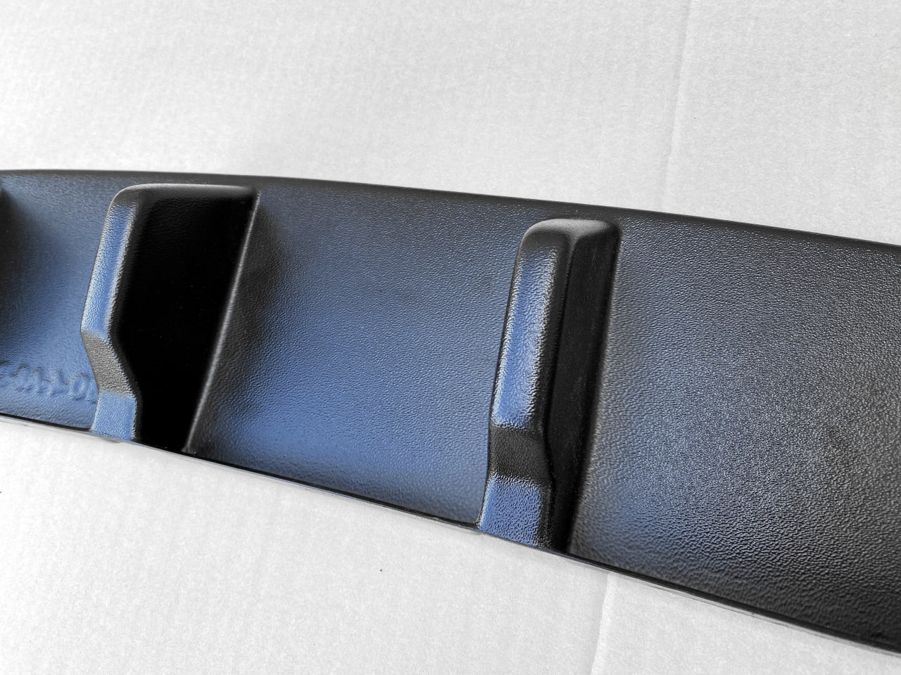 картинка Диффузор вставка заднего бампера Skoda Octavia 4 A8 - текстура vonard customs 