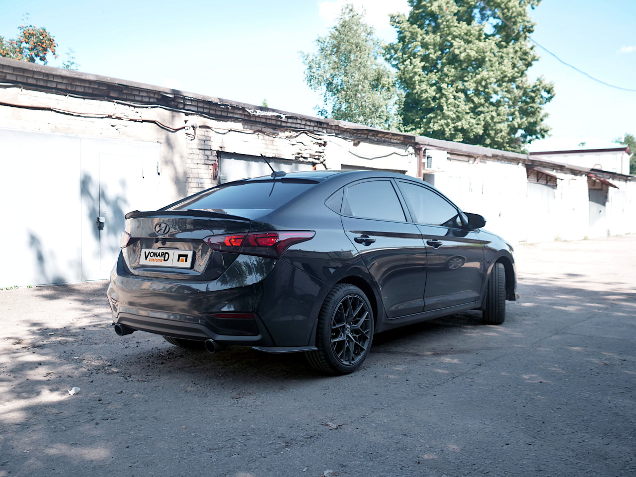 картинка Спойлер лезвие крышки багажника Hyundai Solaris 2 - под покраску vonard customs 