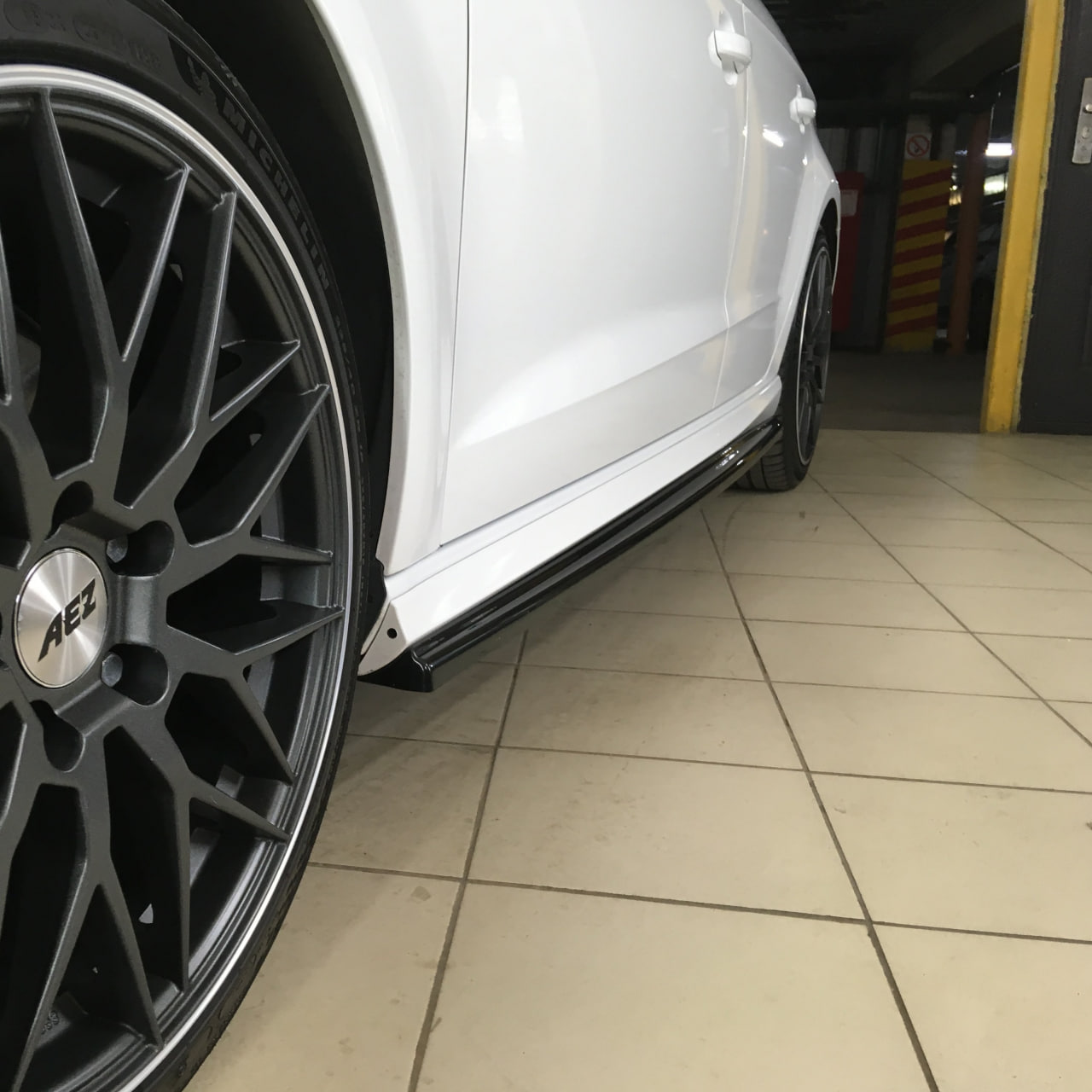 картинка Лезвия под пороги Audi A3 S3 8V S-Line - под покраску vonard customs 