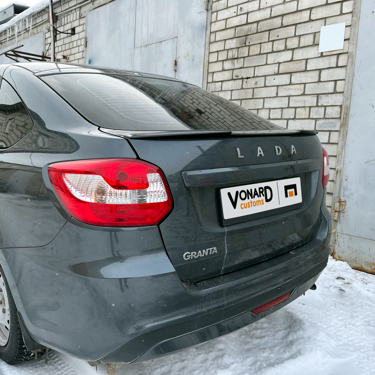 картинка Спойлер лезвие крышки багажника Lada Granta 1 лифтбек - под покраску vonard customs 