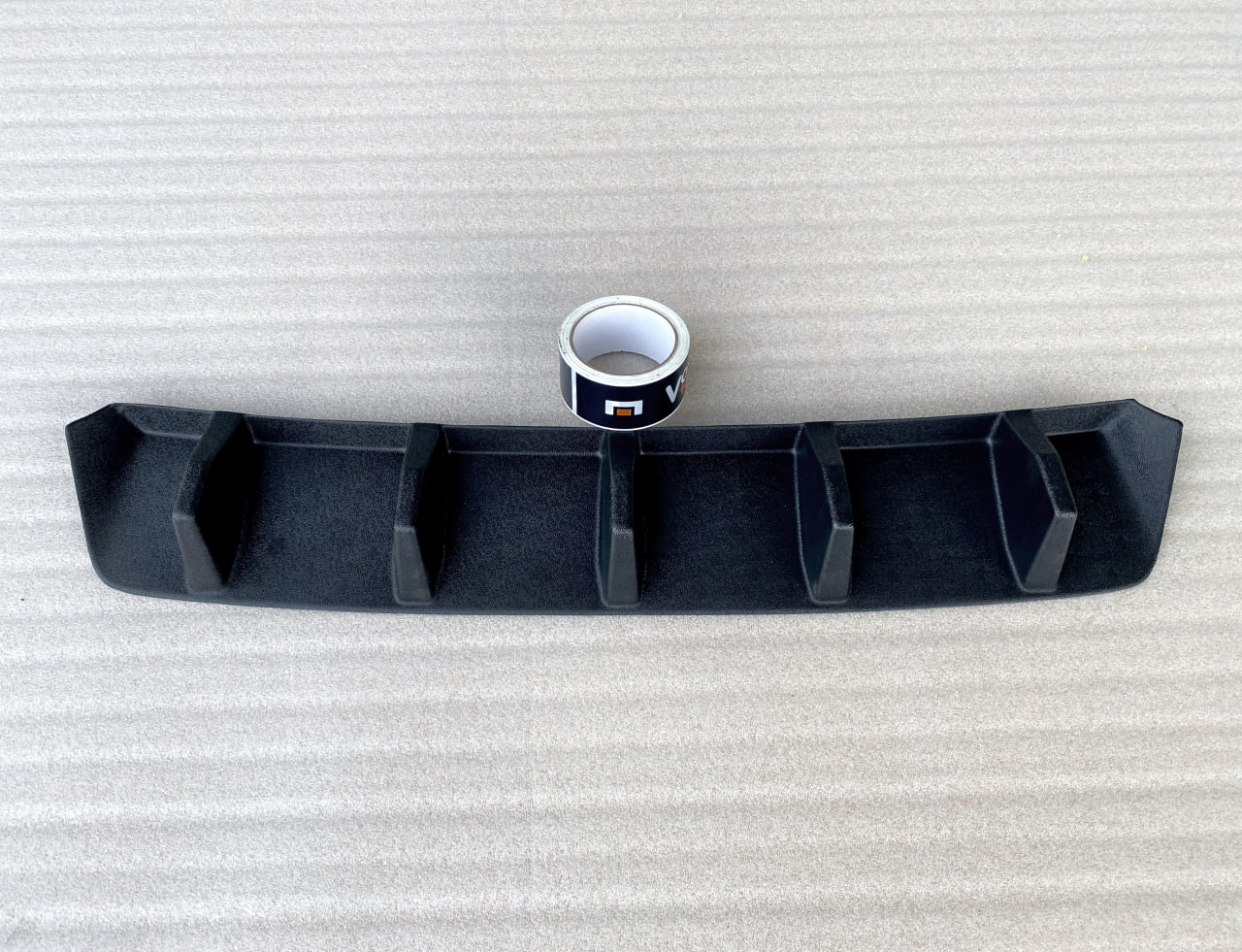 картинка Диффузор вставка заднего бампера Skoda Kodiaq 1 v1 - текстурный vonard customs 