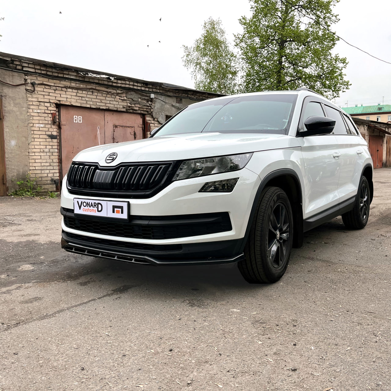 картинка Сплиттер (двойной) переднего бампера Skoda Kodiaq 1 стандарт (ver. 3) vonard customs 