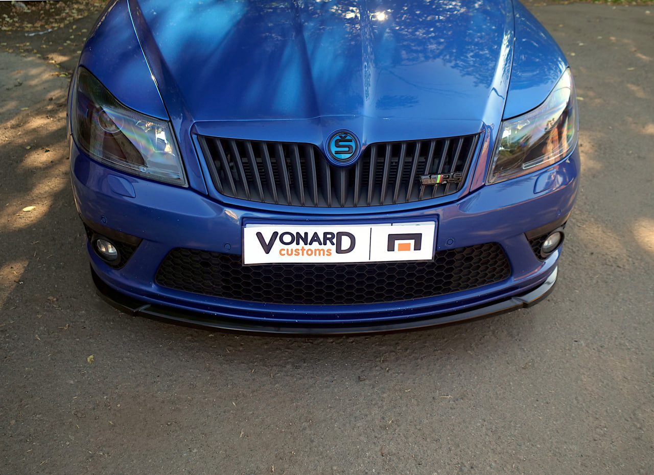 картинка Сплиттер переднего бампера Skoda Octavia 2 A5 RS рест. (прилегающий) vonard customs 