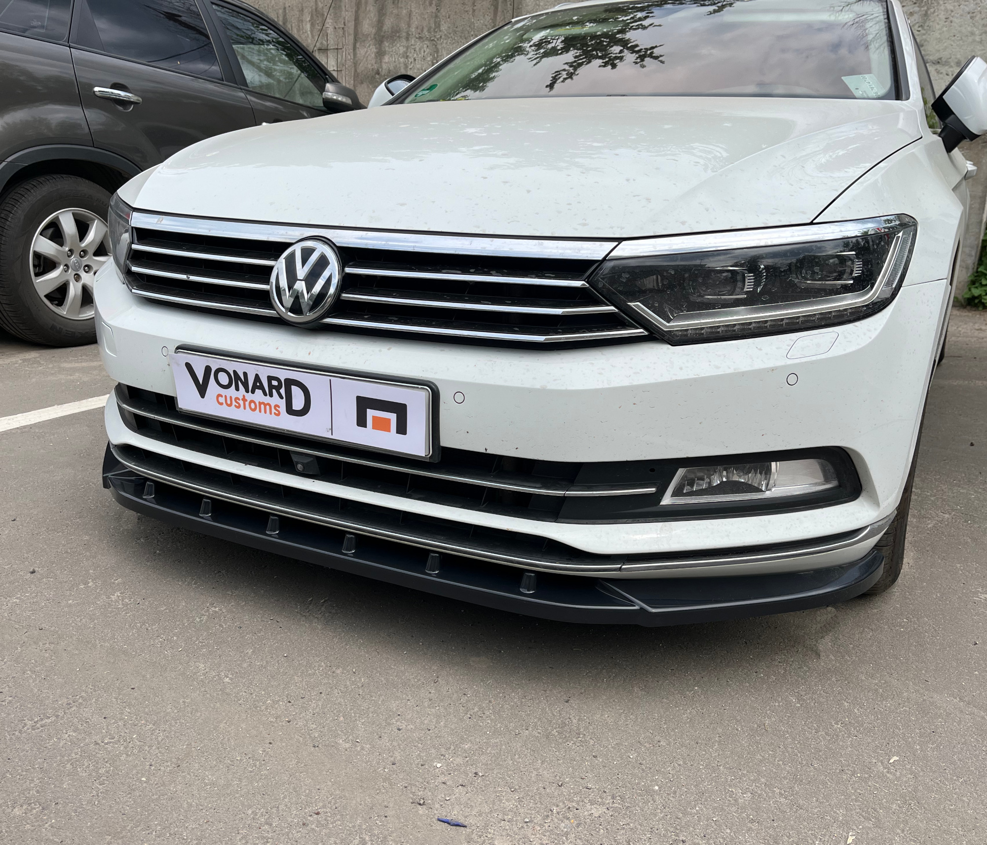 картинка Сплиттер переднего бампера VW Passat B8 - черный металлик vonard customs 