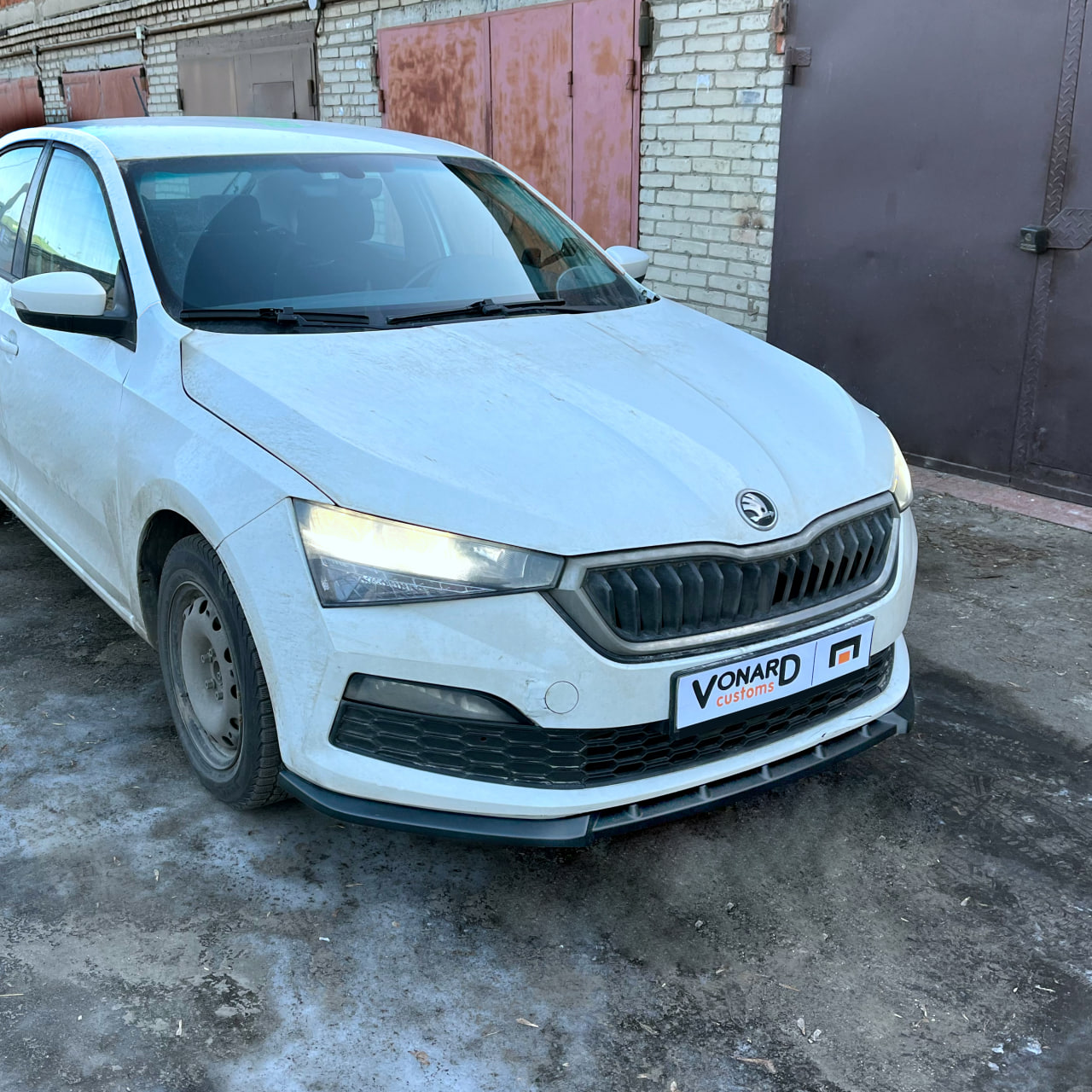 картинка Сплиттер переднего бампера Skoda Rapid 2 V2 - текстура vonard customs 