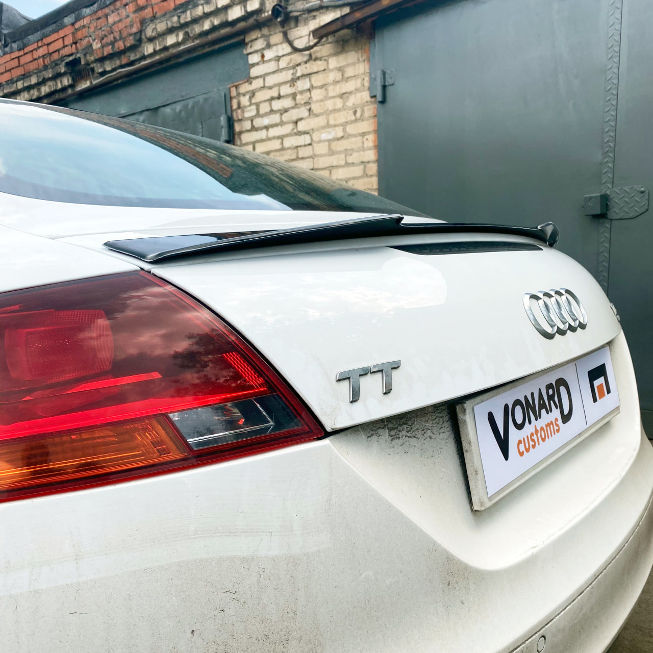 картинка Спойлер лезвие крышки багажника Audi TT 2 8J v2 vonard customs 