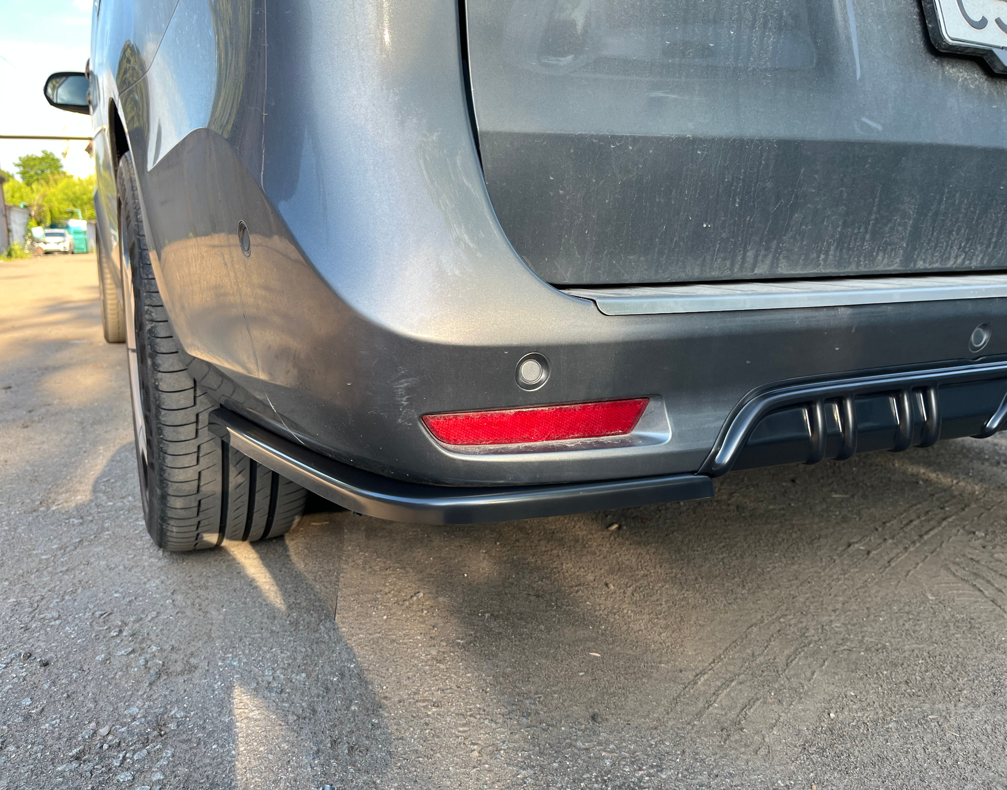 картинка Сплиттеры заднего бампера Mercedes V W447 AMG-line - черный глянец vonard customs 