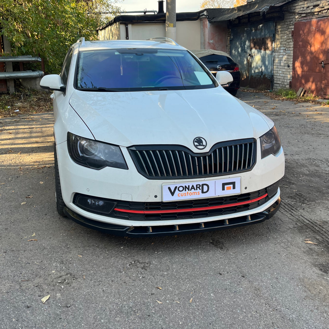 картинка Сплиттер переднего бампера Skoda Superb 2 рест. vonard customs 