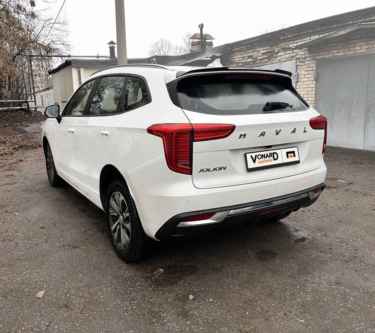 картинка Спойлер лезвие крышки багажника (верхний) Haval Jolion 1 - под покраску vonard customs 