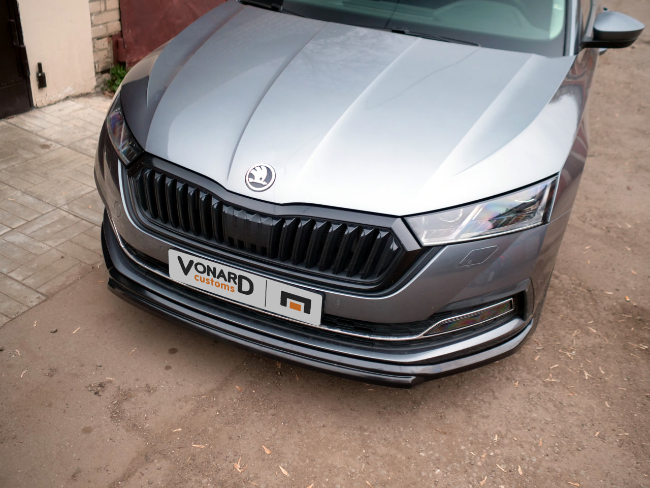 картинка Сплиттер переднего бампера Skoda Octavia 4 A8 V2 vonard customs 