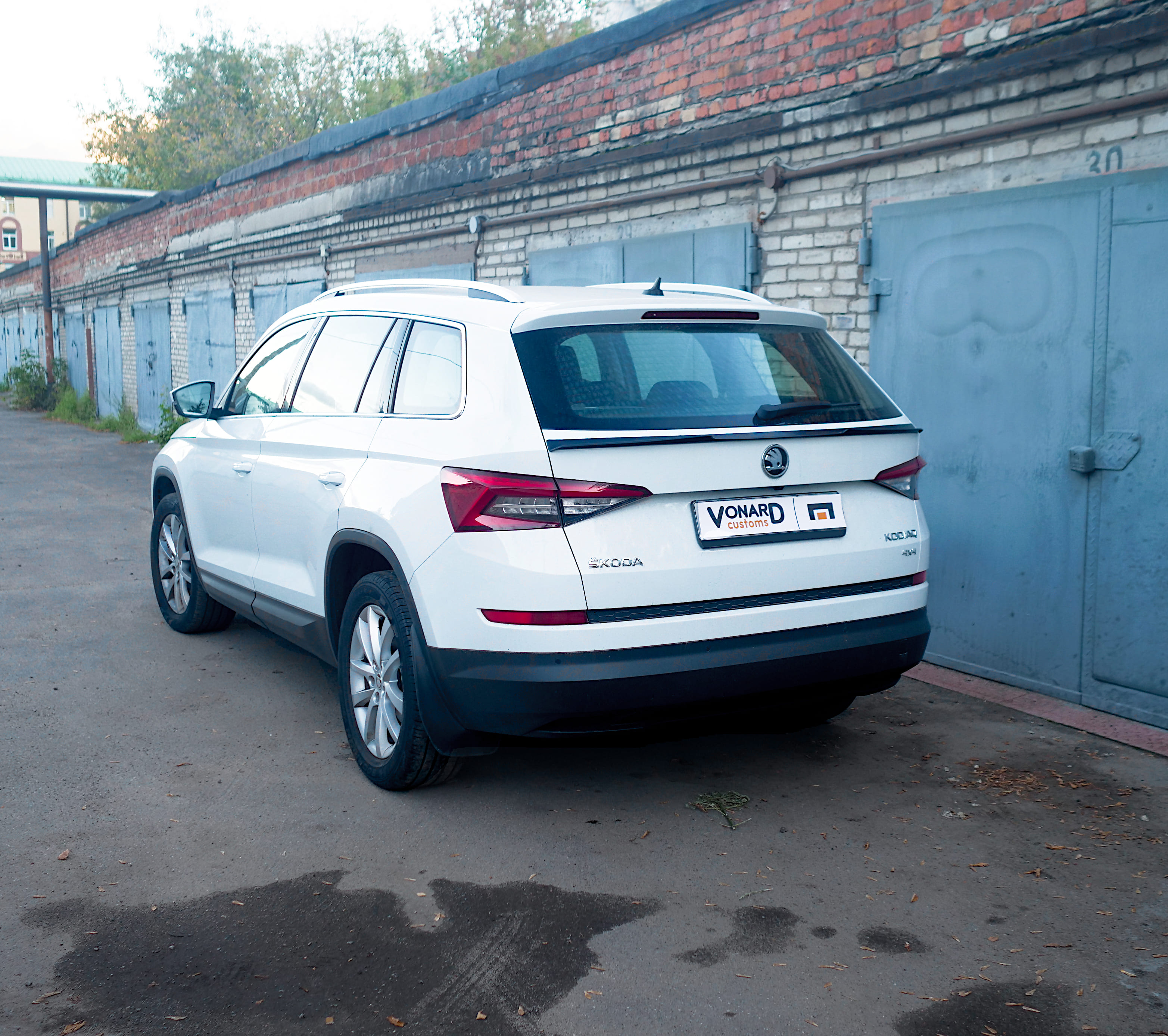 картинка Спойлер лезвие крышки багажника (нижний) Skoda Kodiaq 1 vonard customs 