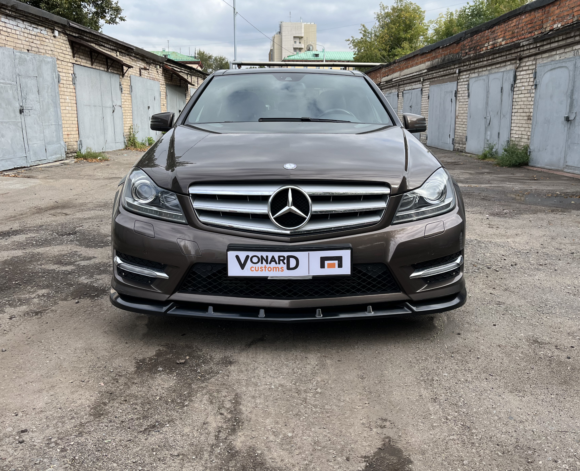картинка Сплиттер переднего бампера Mercedes C W204 рест. vonard customs 
