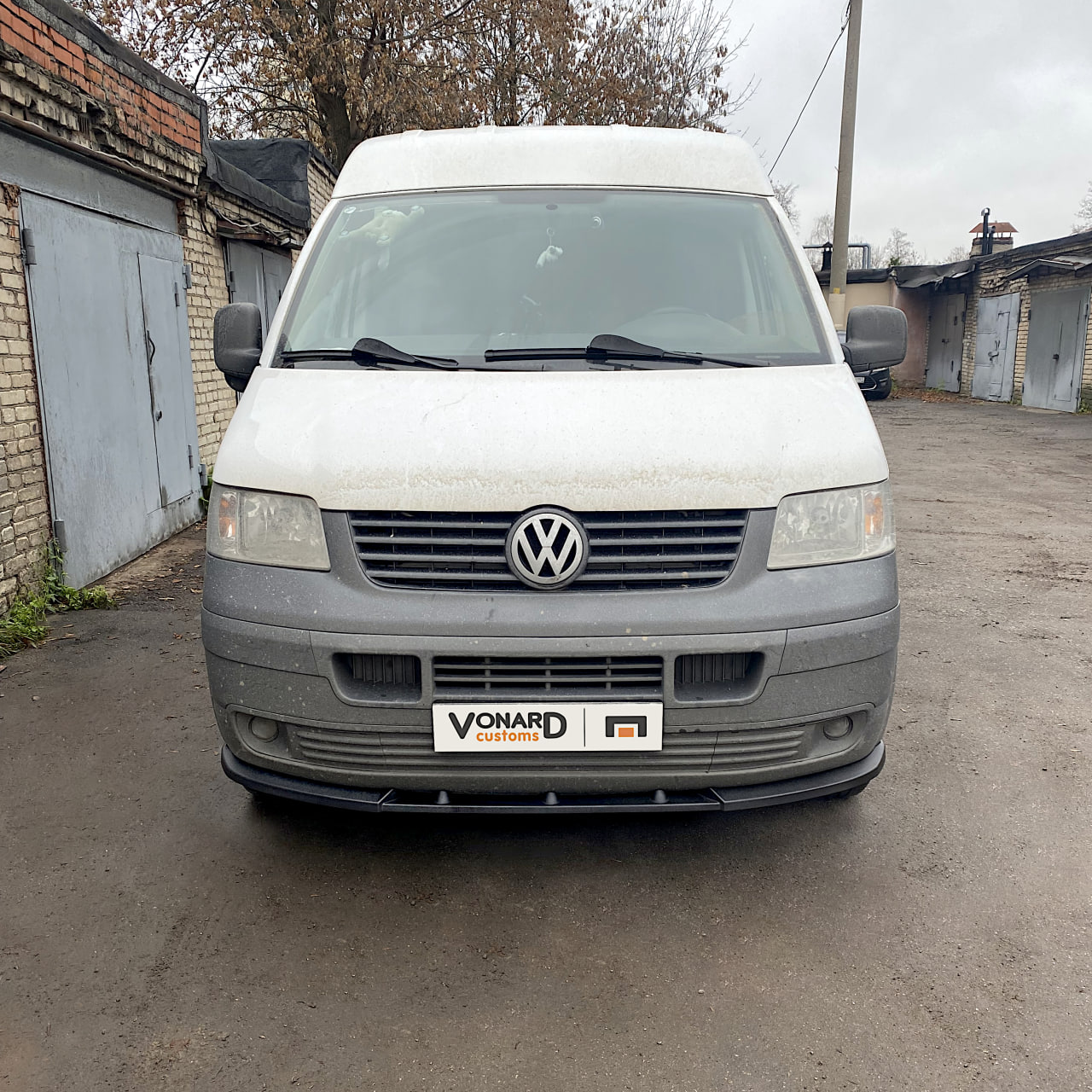 картинка Сплиттер переднего бампера VW T5 Transporter - текстура vonard customs 
