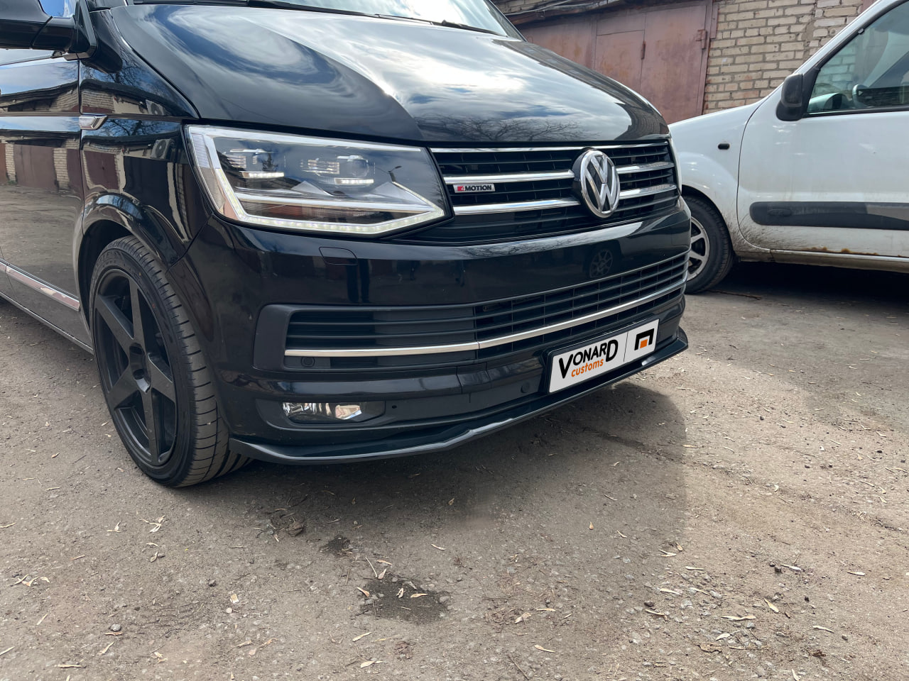 картинка Сплиттер переднего бампера VW T6 (прилегающий) - под покраску vonard customs 