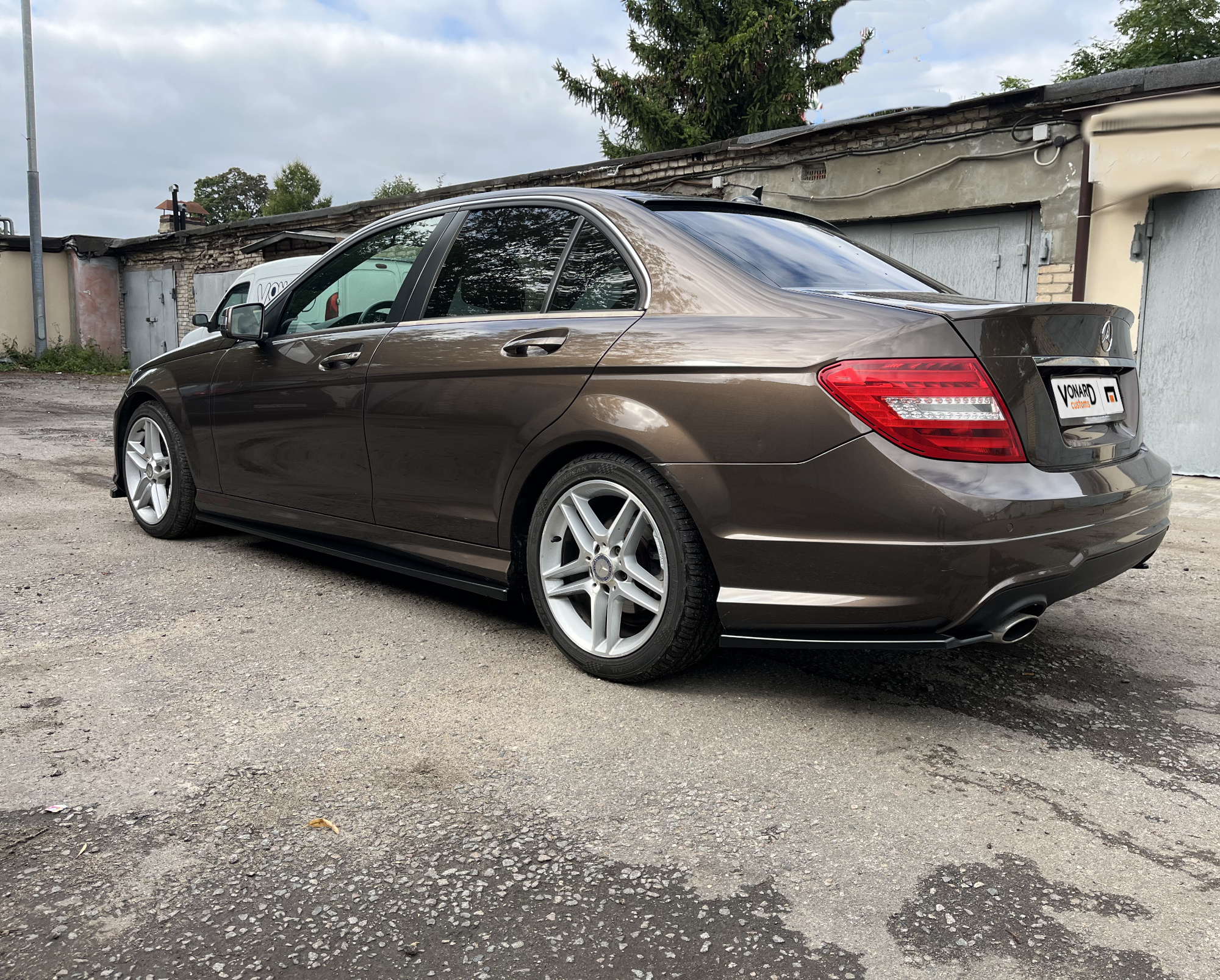 картинка Лезвия под пороги Mercedes C W204 рест. vonard customs 