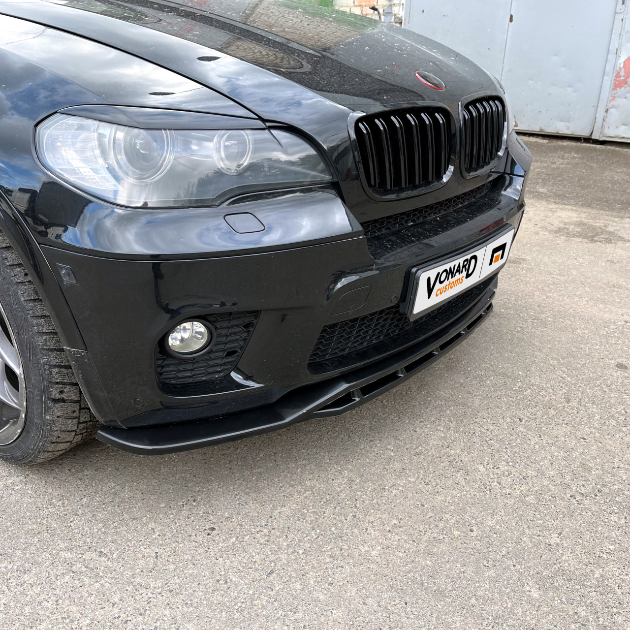 картинка Сплиттер (двойной) переднего бампера BMW X5 E70 M-Pack рестайлинг vonard customs 