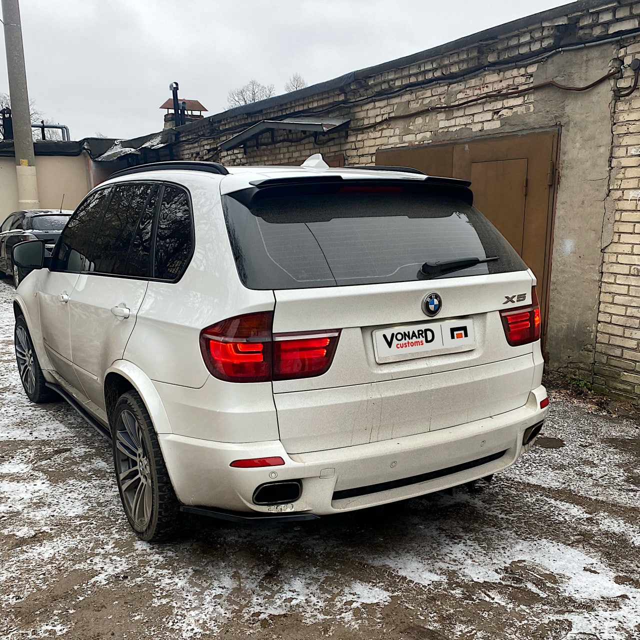 картинка Спойлер лезвие крышки багажника BMW X5 E70 (короткий) vonard customs 