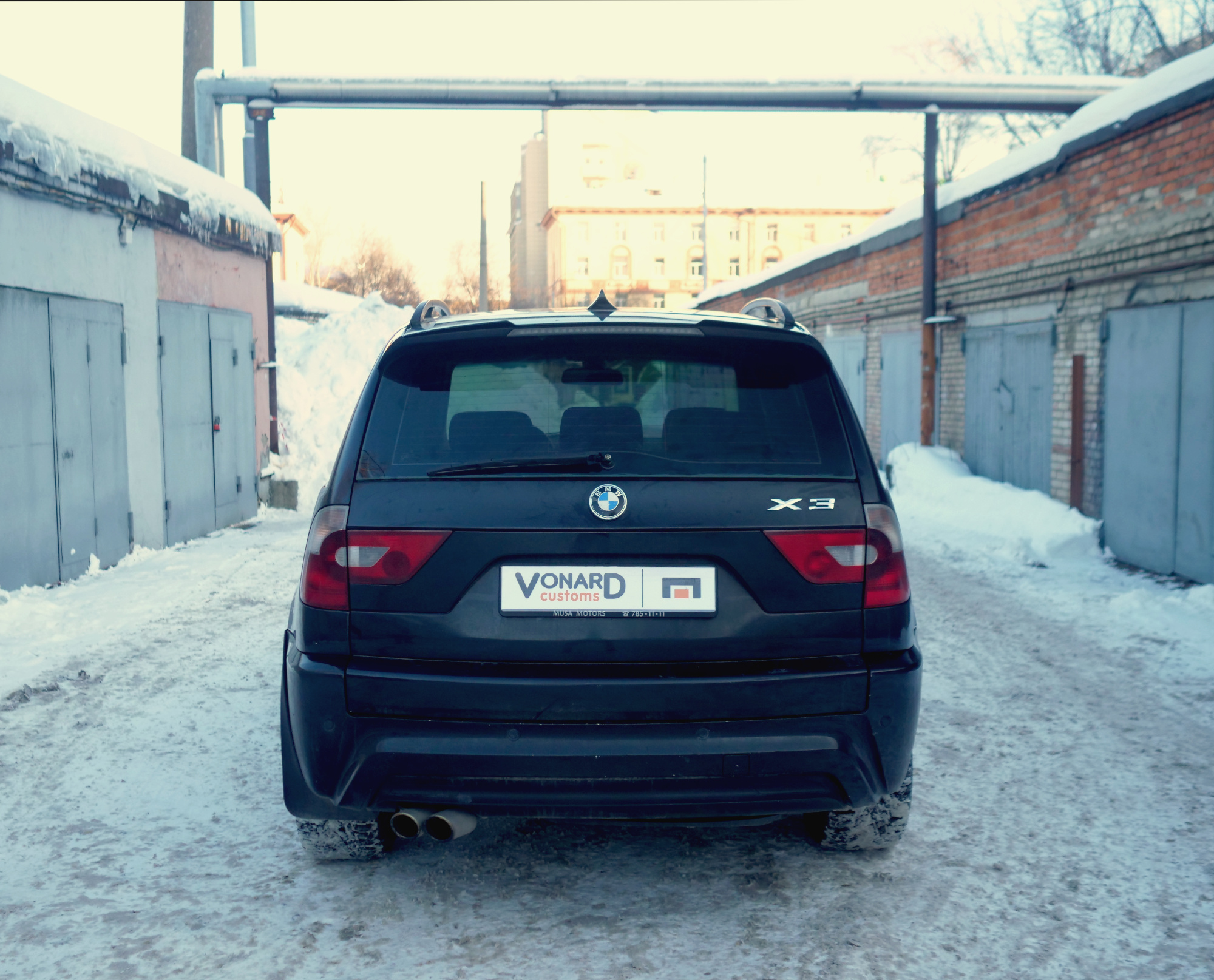 картинка Спойлер лезвие крышки багажника BMW X3 E83 - черный металлик vonard customs 