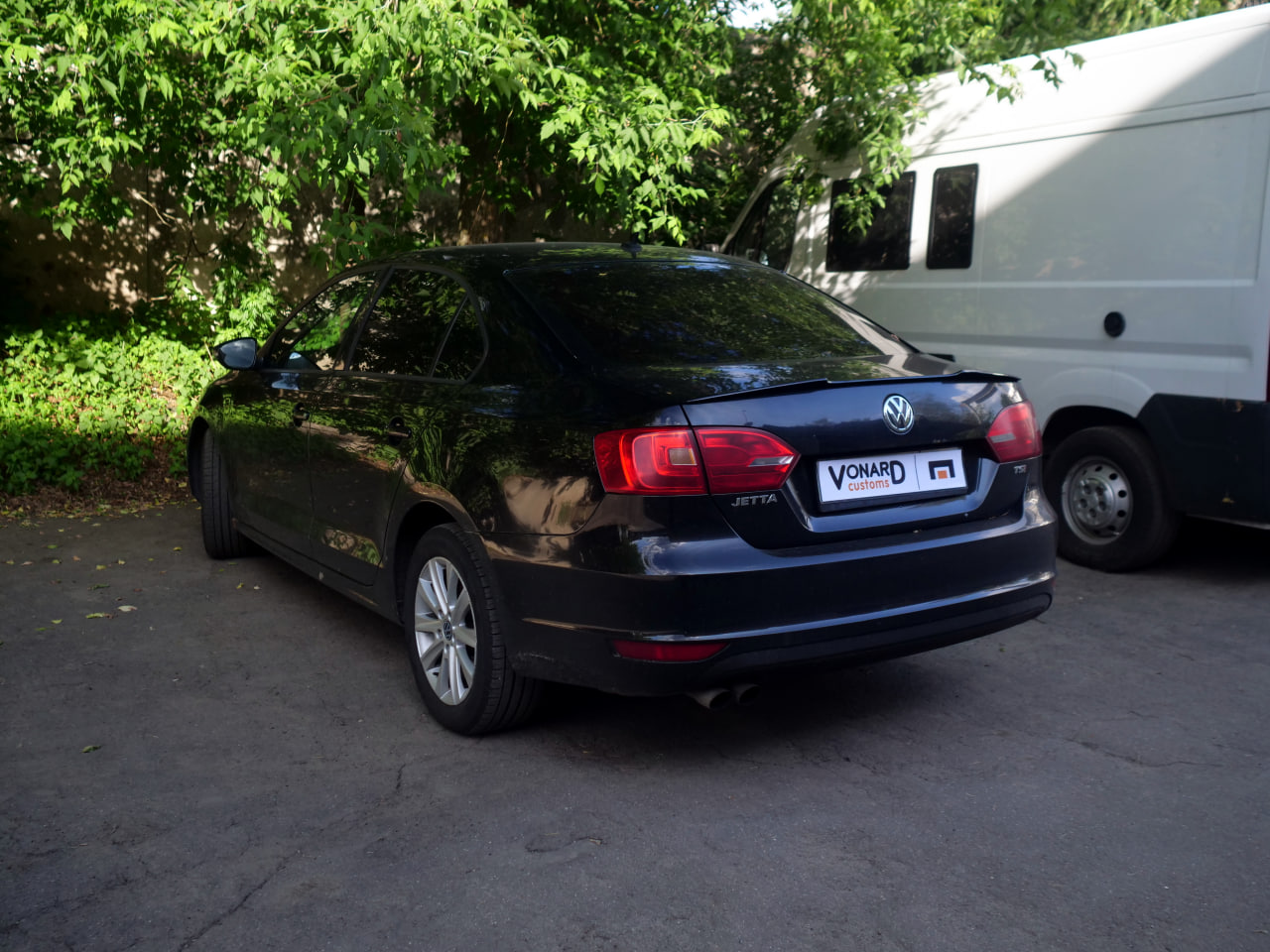 картинка Спойлер лезвие крышки багажника VW Jetta 6 - под покраску vonard customs 