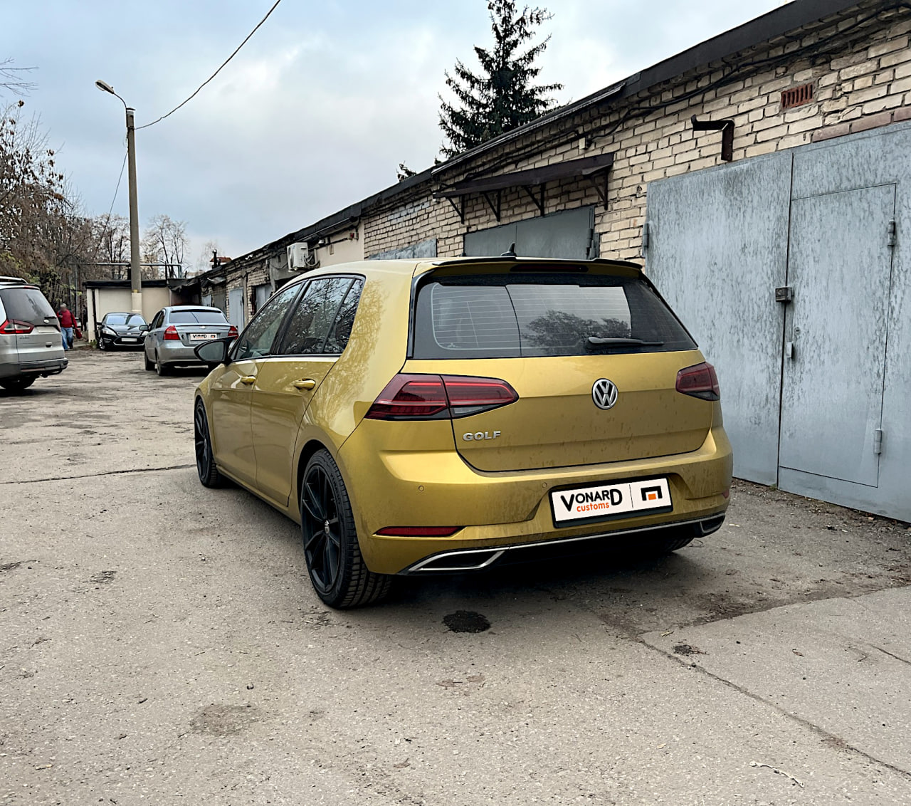 картинка Спойлер лезвие крышки багажника VW Golf 7 (короткий) vonard customs 
