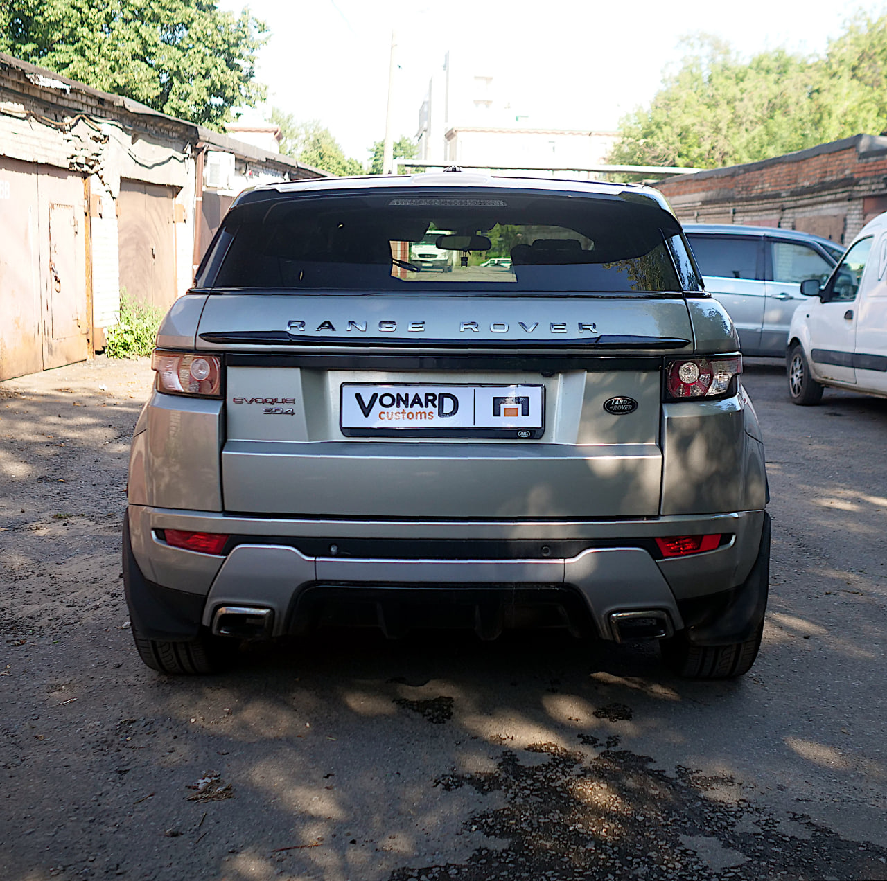 картинка Спойлер лезвие крышки багажника (нижний) Range Rover Evoque - под покраску vonard customs 