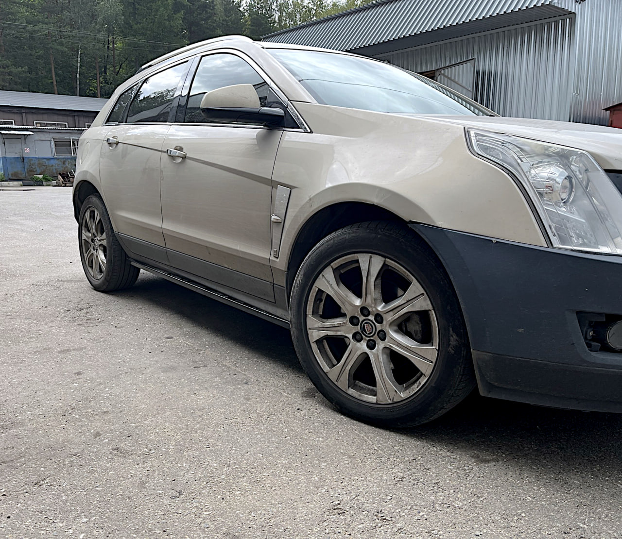 картинка Лезвия под пороги Cadillac SRX 2 - под покраску vonard customs 