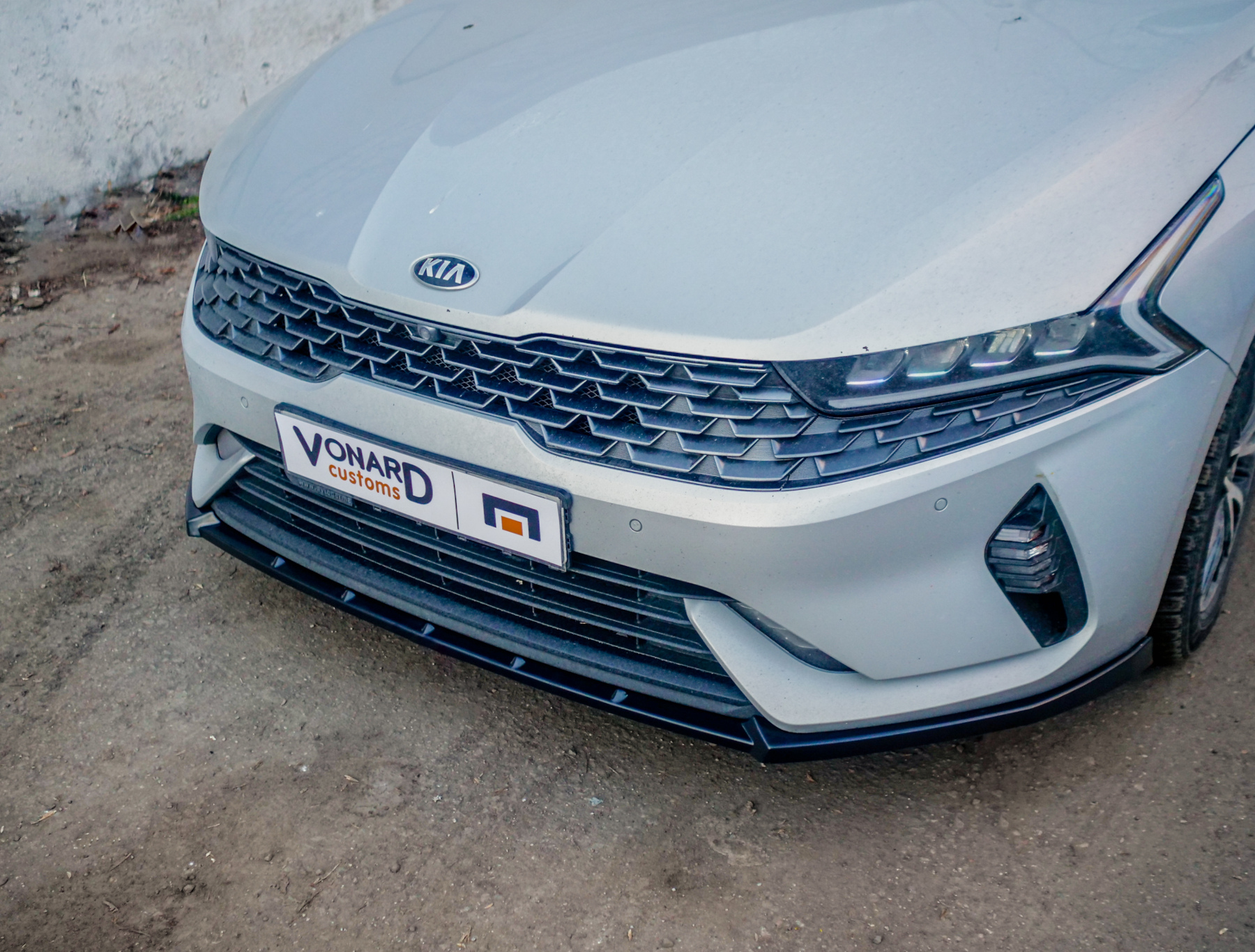 картинка Сплиттер переднего бампера KIA K5 3 V2 - черный глянец vonard customs 