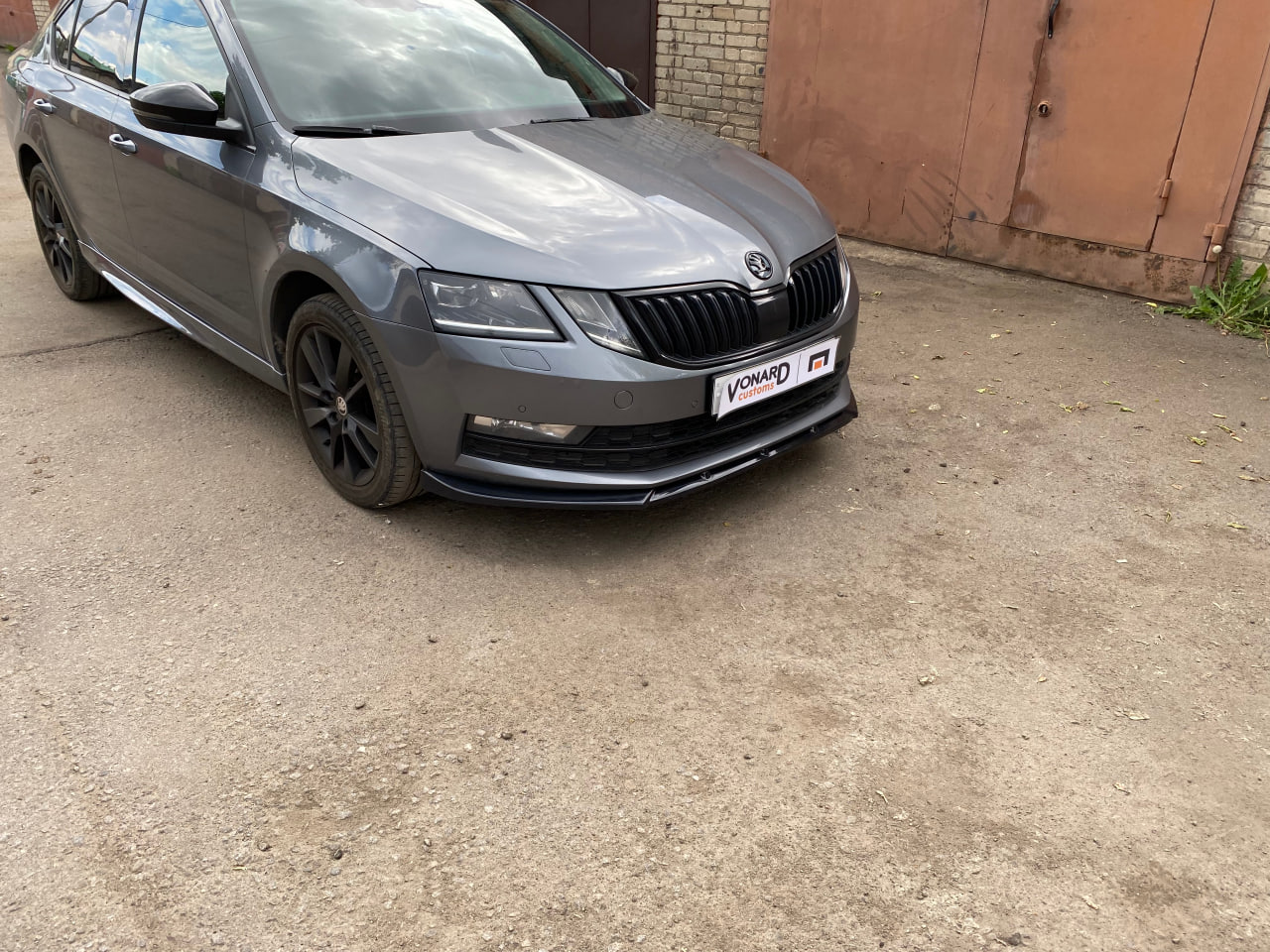 картинка Сплиттер переднего бампера Skoda Octavia 3 A7 рест. V2 (ребра) vonard customs 