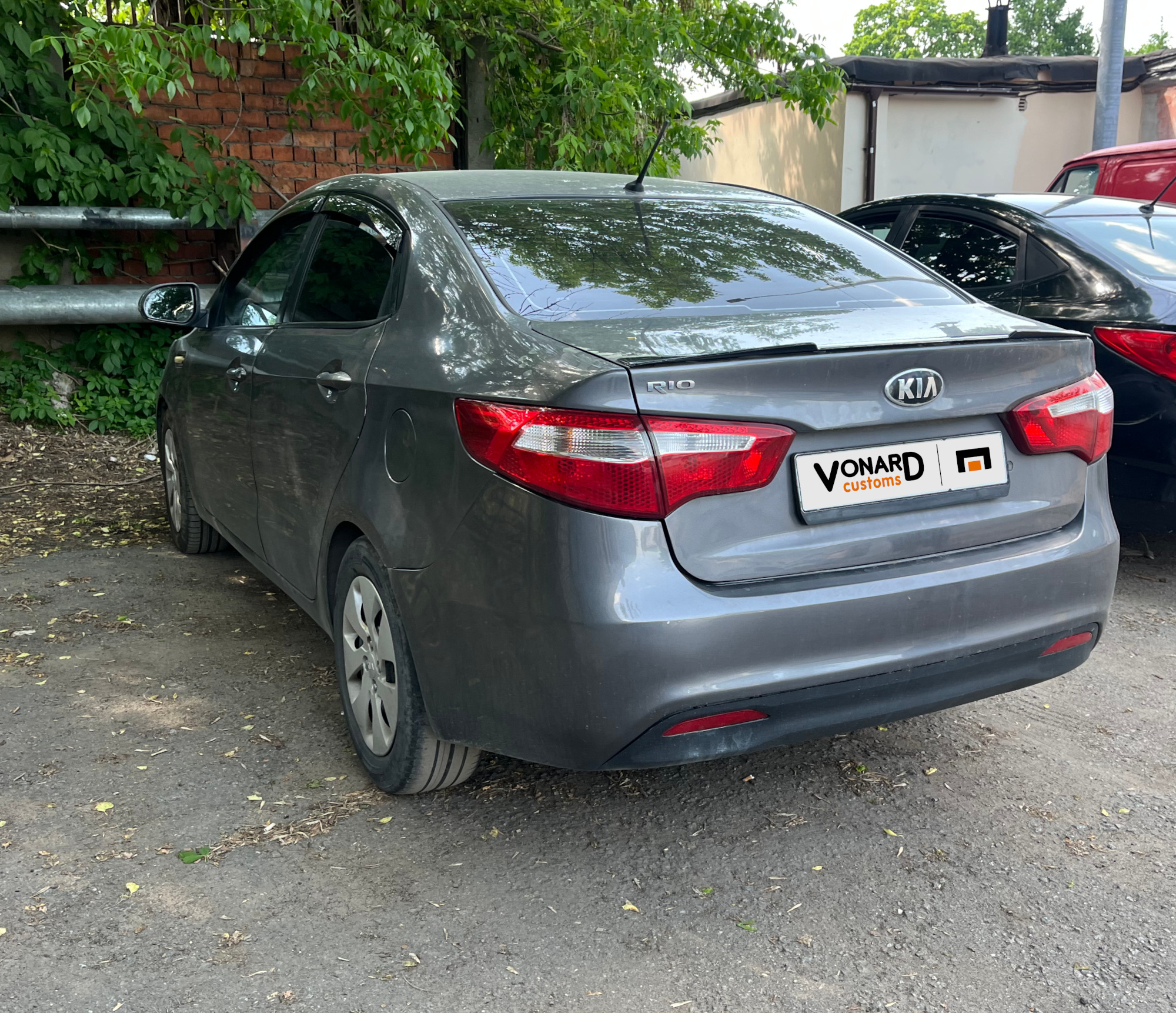 картинка Спойлер лезвие крышки багажника Kia Rio 3 (Ver. 2- Slim) vonard customs 