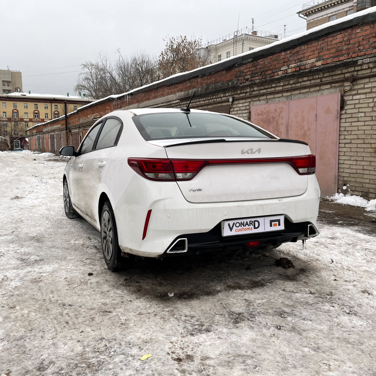 картинка Спойлер лезвие крышки багажника Kia Rio 4 vonard customs 