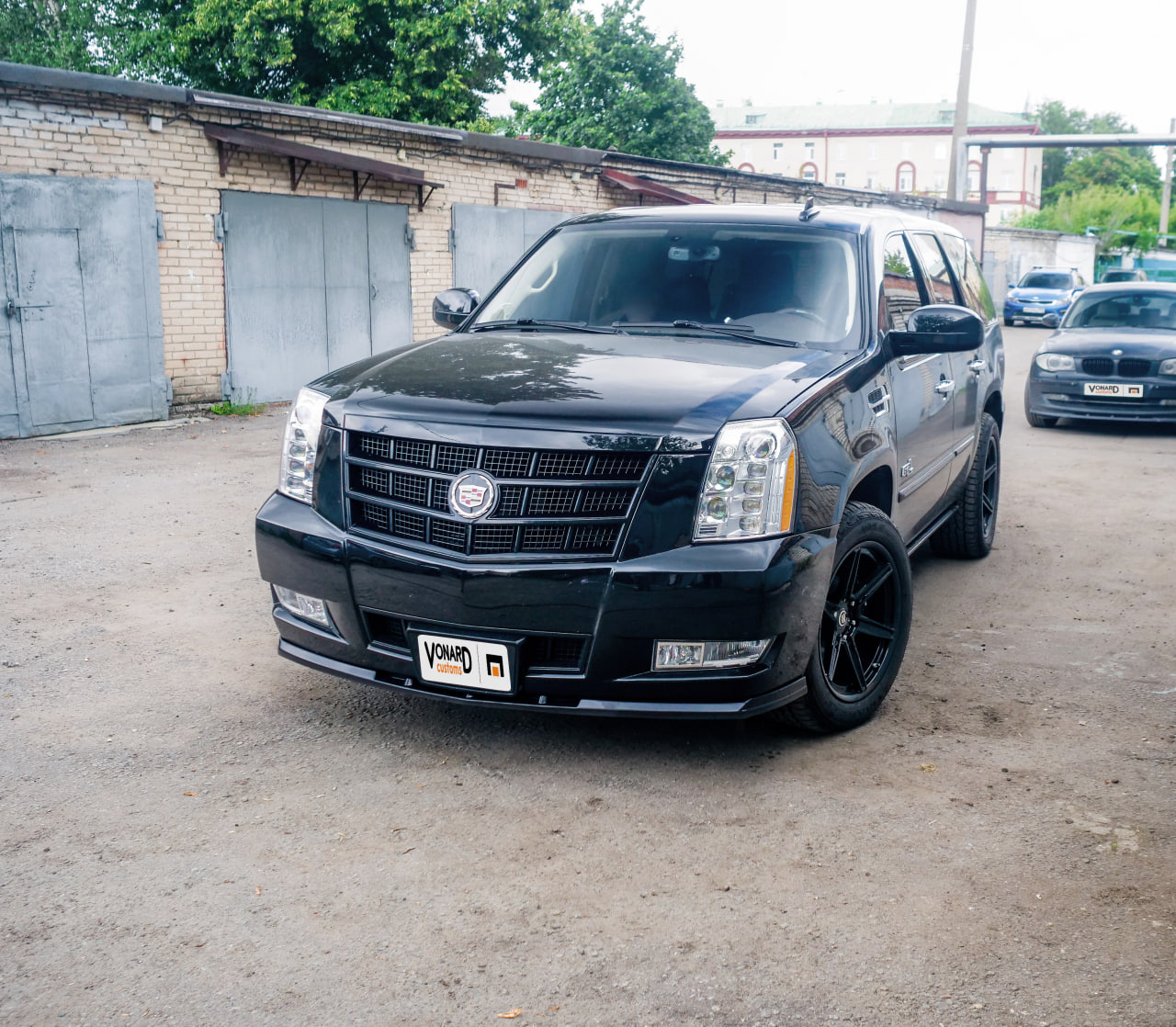 картинка Сплиттер переднего бампера Cadillac Escalade 3 vonard customs 