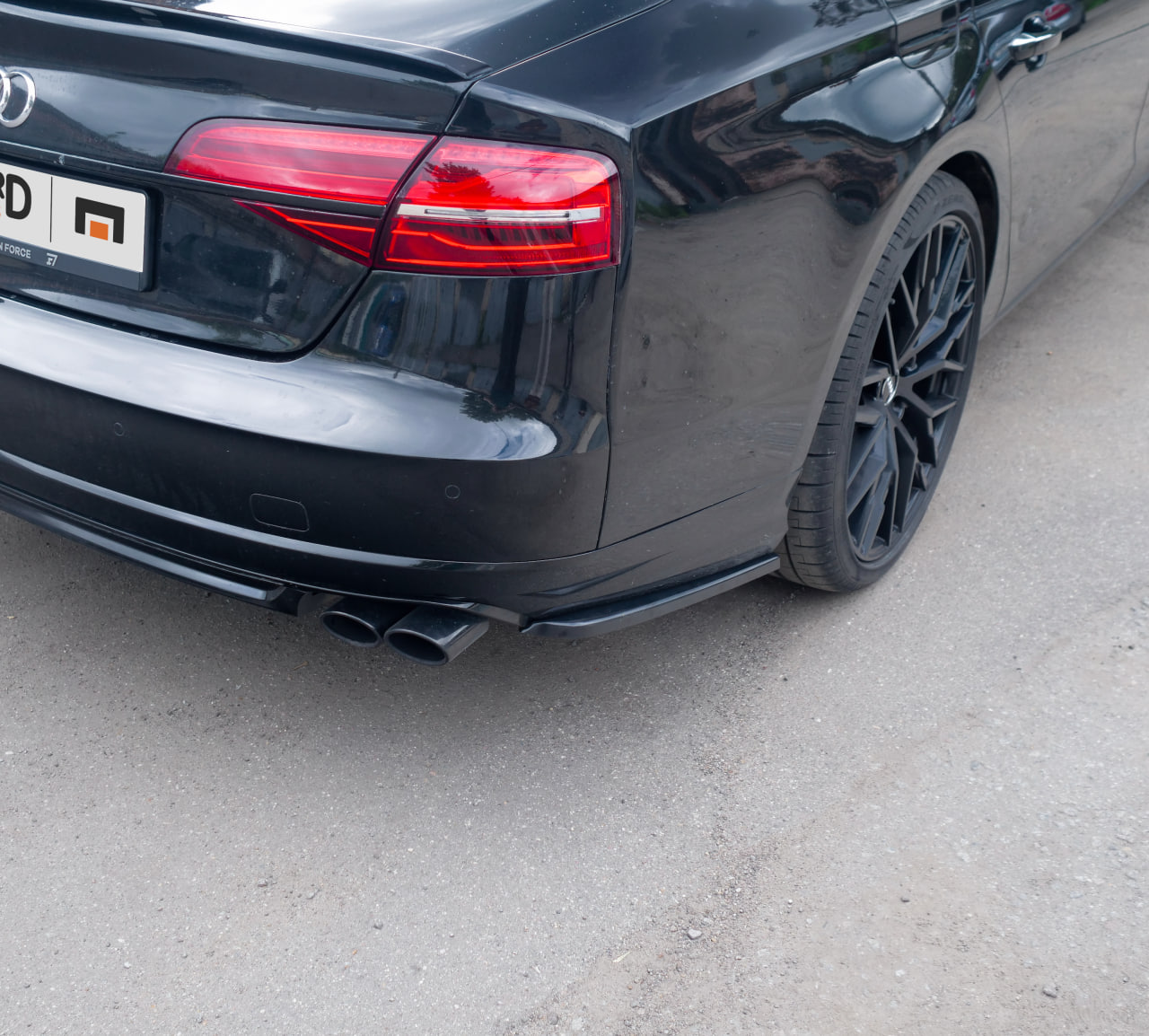 картинка Сплиттеры заднего бампера Audi S8 D4 рест. vonard customs 