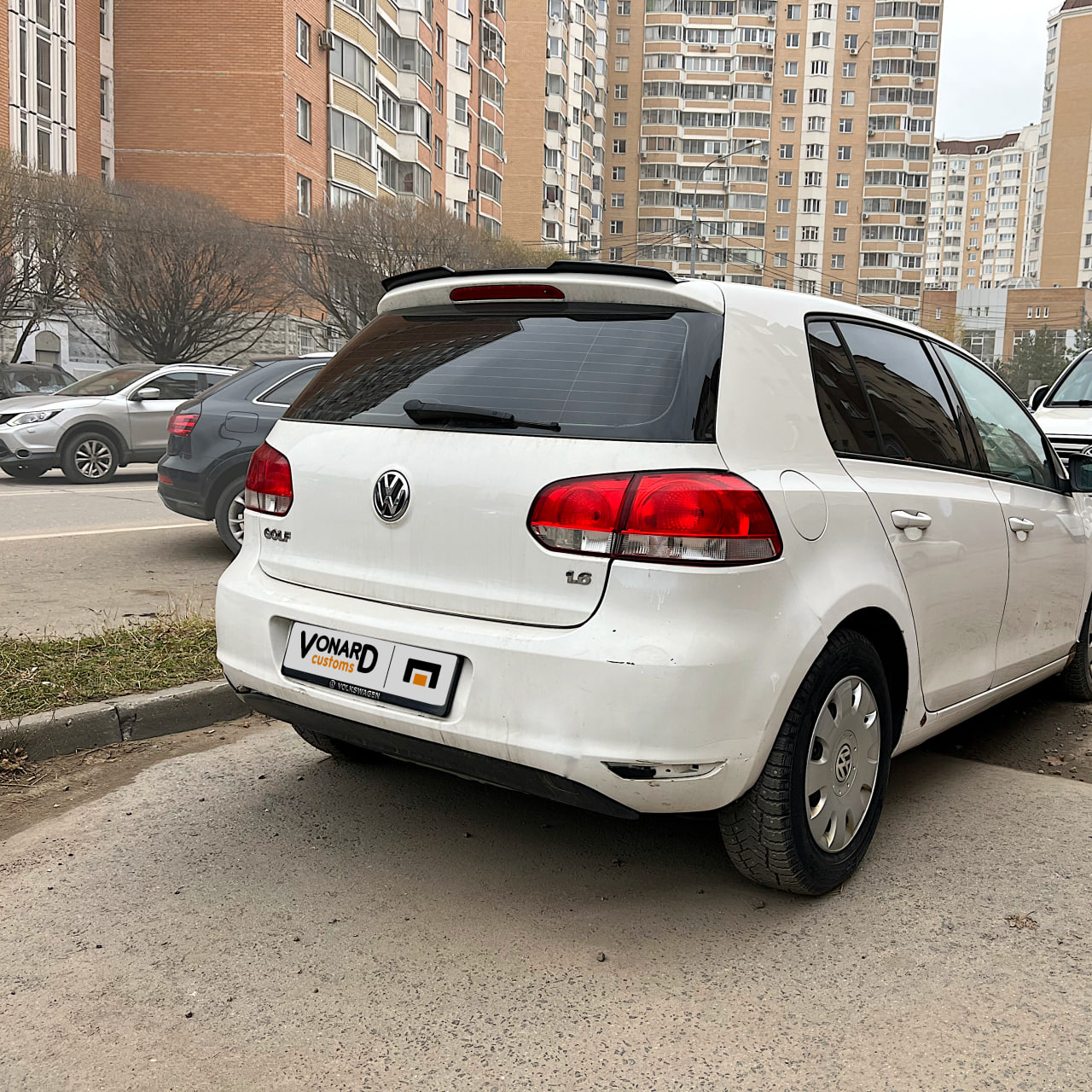 картинка Спойлер лезвие крышки багажника VW Golf 6 (короткий) - под покраску vonard customs 