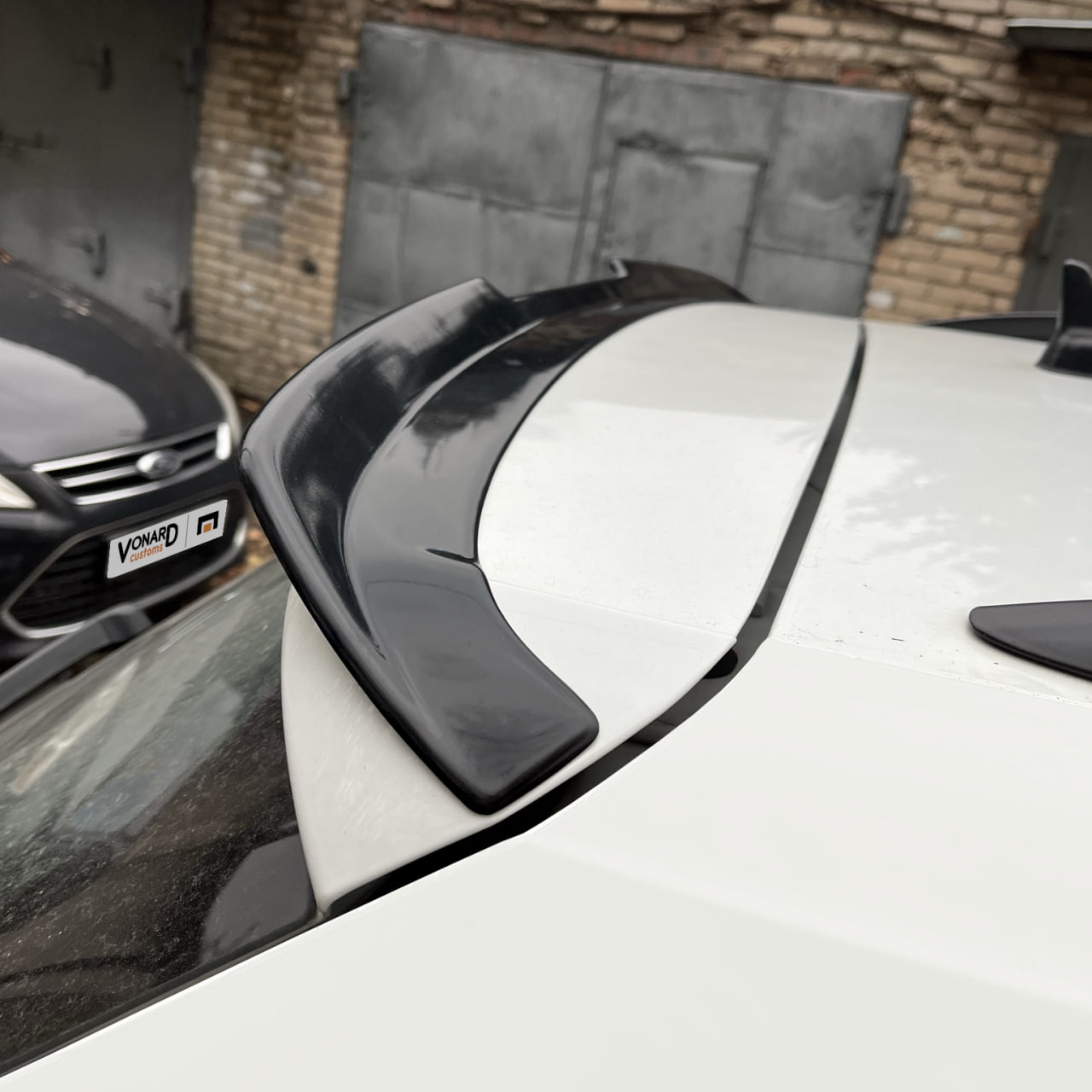 картинка Спойлер лезвие крышки багажника VW Tiguan 2 vonard customs 