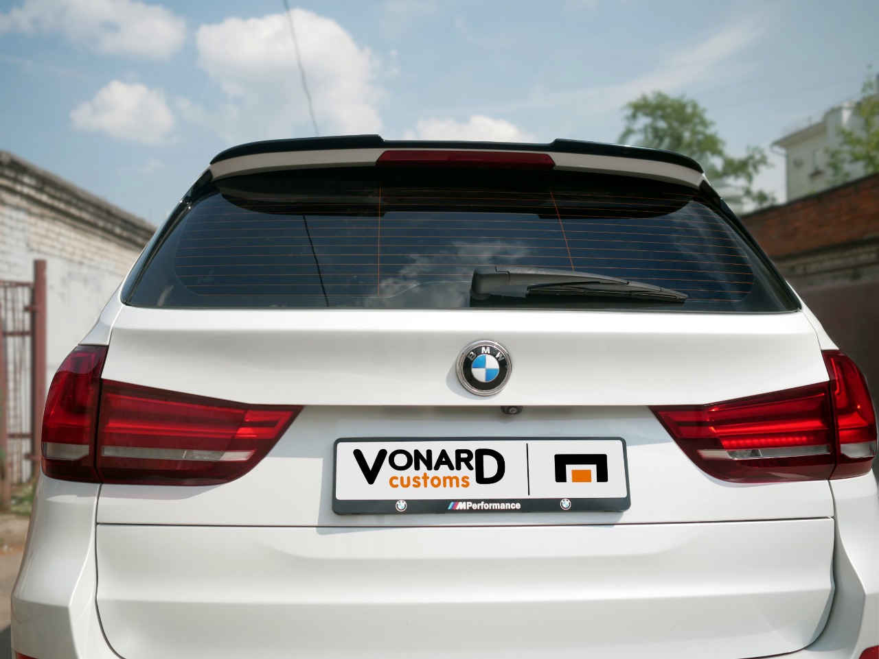 картинка Спойлер лезвие крышки багажника BMW X5 F15 (узкий) vonard customs 
