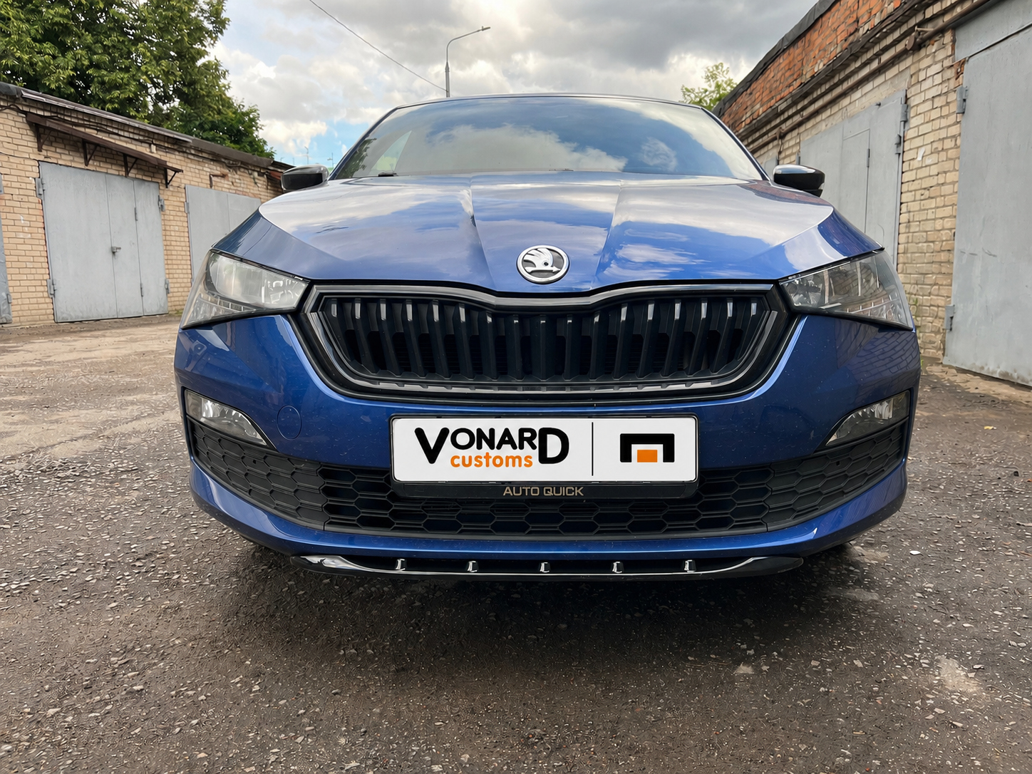 картинка Сплиттер (короткий) переднего бампера Skoda Rapid 2 - черный металлик vonard customs 