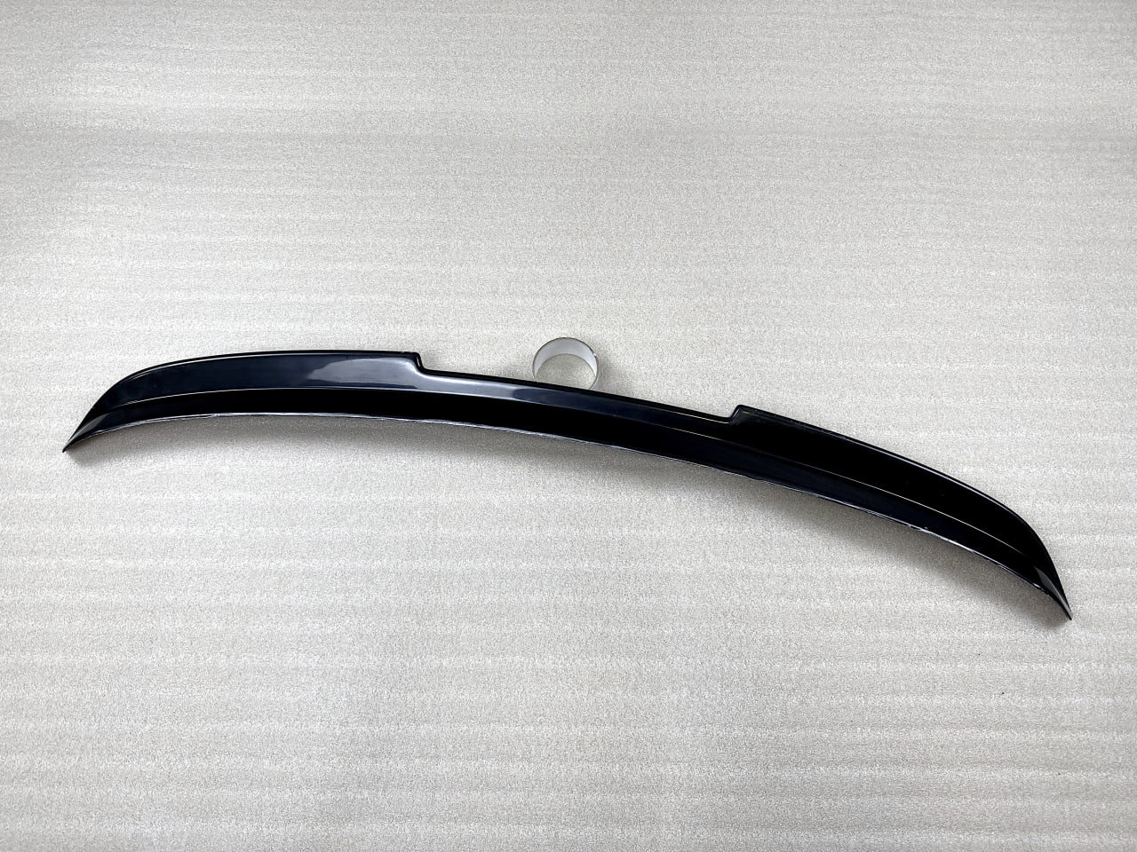 картинка Спойлер лезвие крышки багажника VW Taos 1 vonard customs 