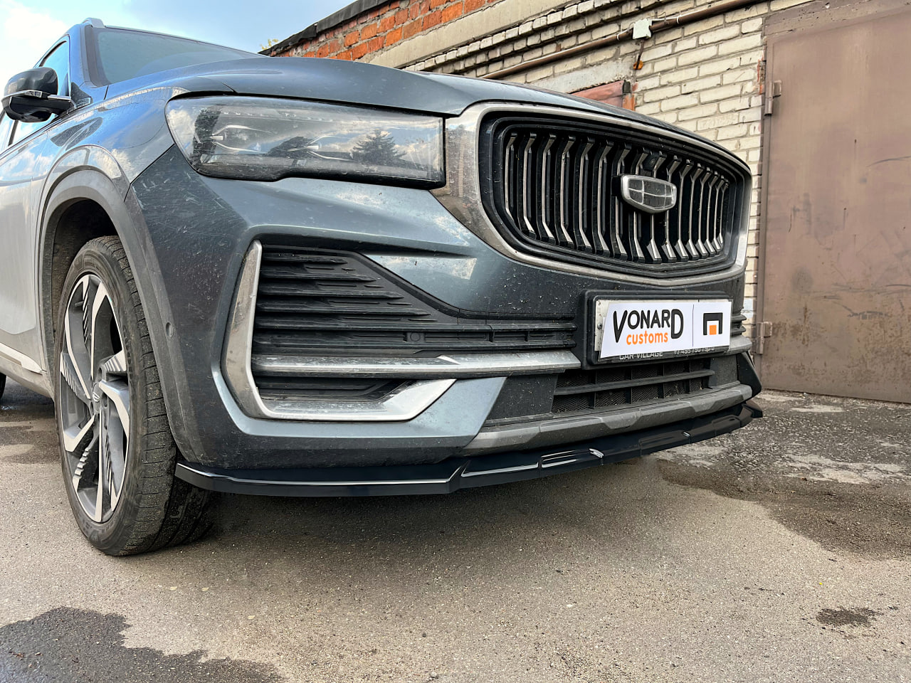 картинка Сплиттер переднего бампера Geely Monjaro 1 - под покраску vonard customs 