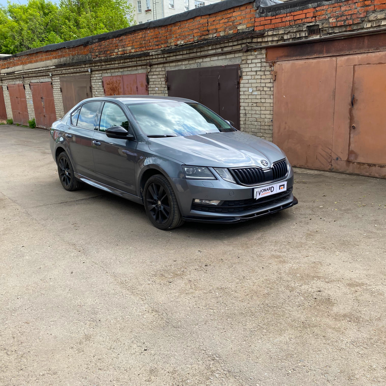 картинка Сплиттер переднего бампера Skoda Octavia 3 A7 рест. (широкий) vonard customs 