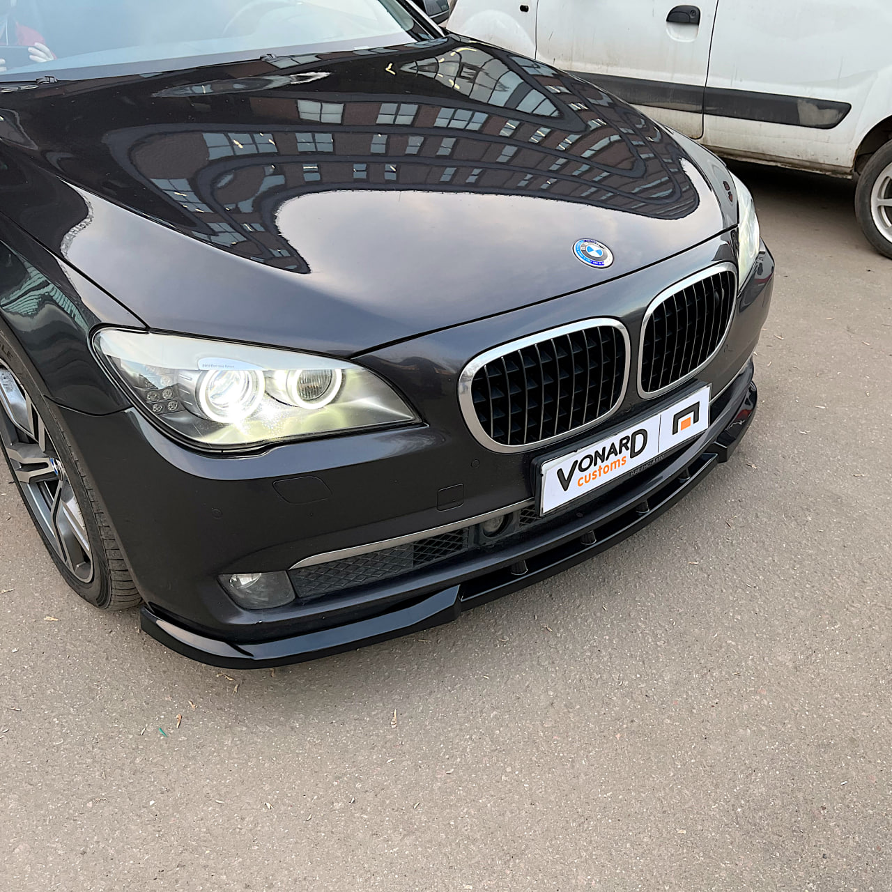 картинка Сплиттер переднего бампера BMW 7 F01 F02 (дорест) v1 vonard customs 