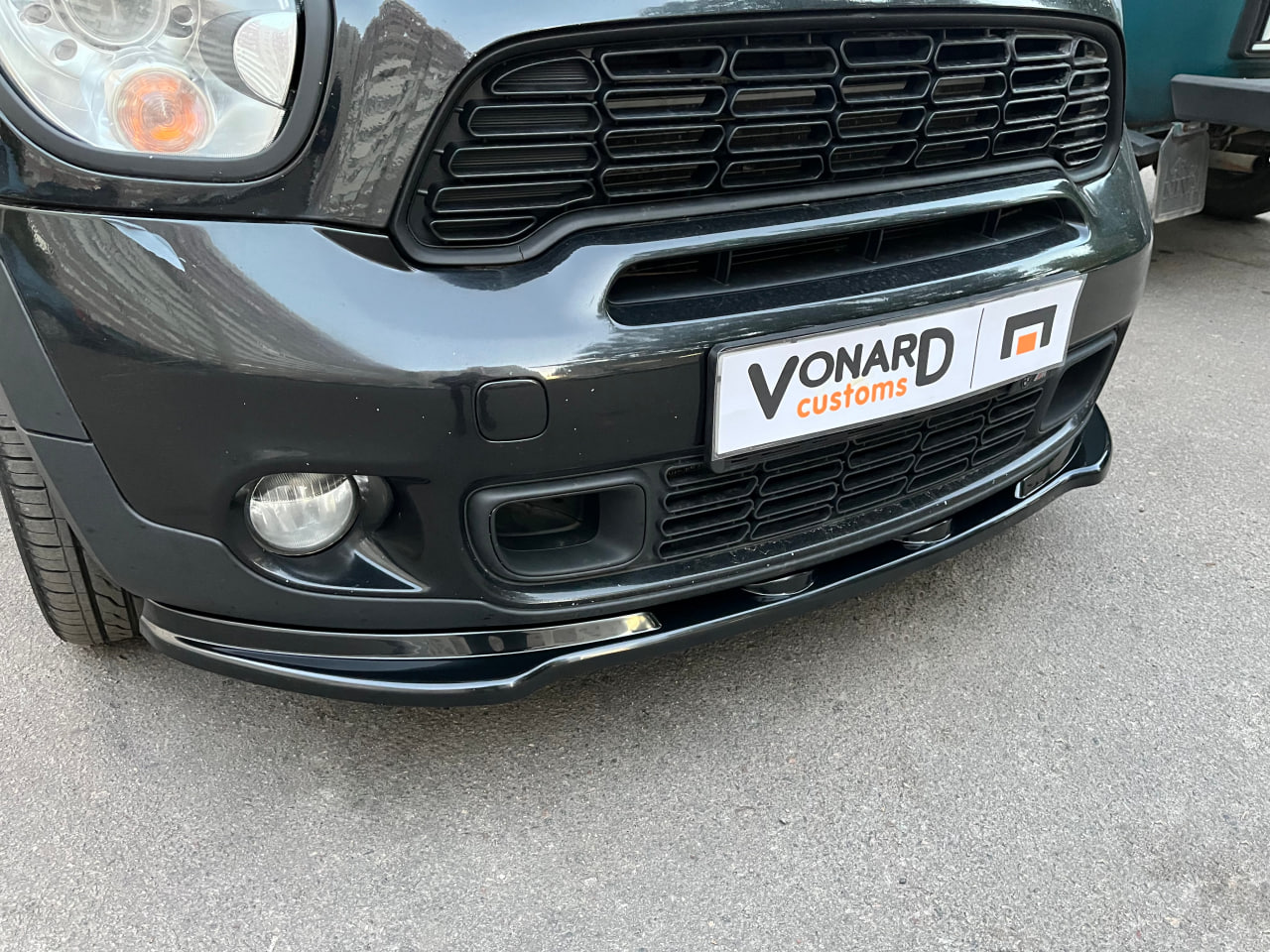 картинка Сплиттер переднего бампера MINI R60 Countryman S vonard customs 