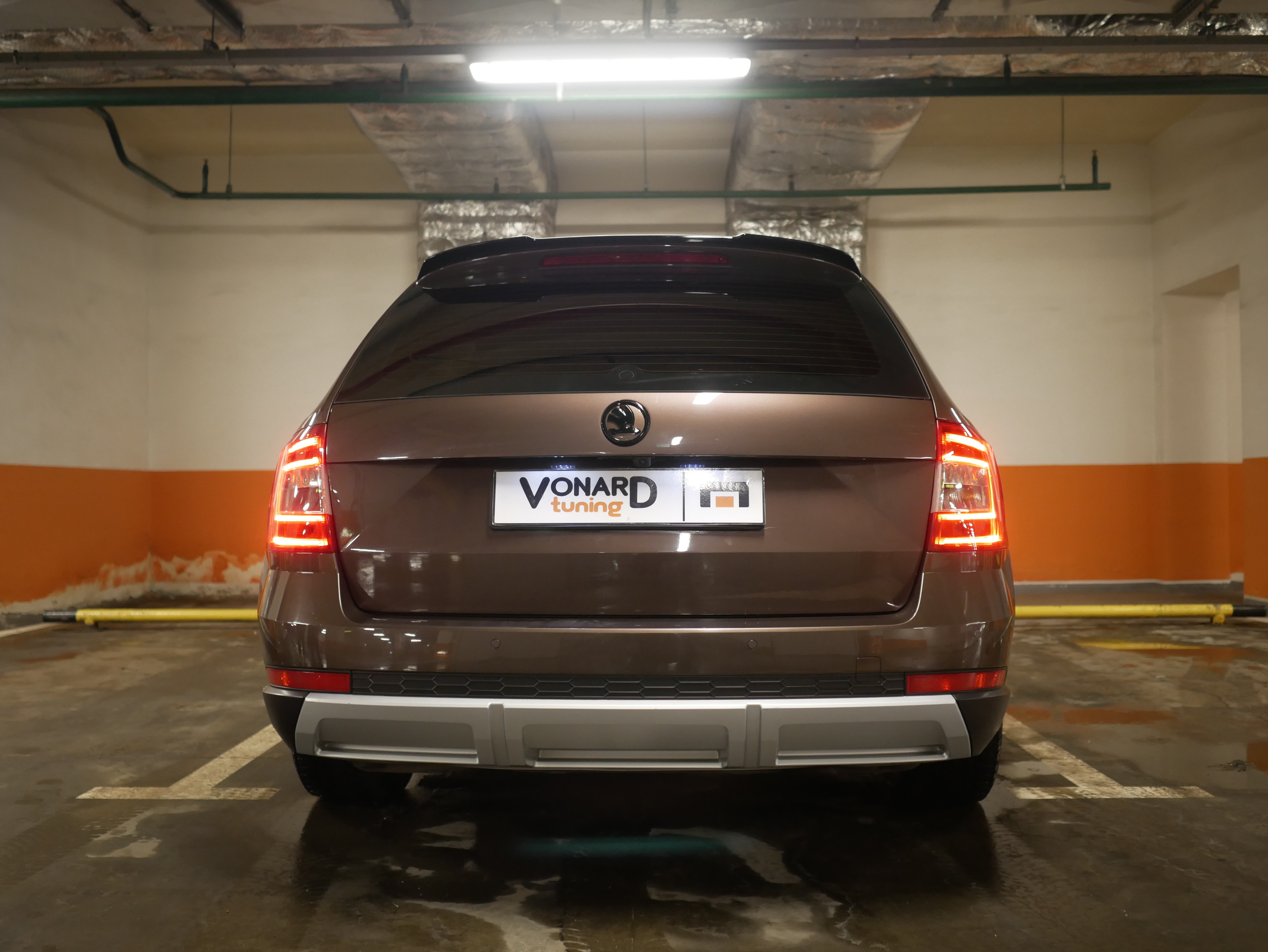 картинка Спойлер лезвие крышки багажника Skoda Octavia 3 A7 универсал V2 vonard customs 