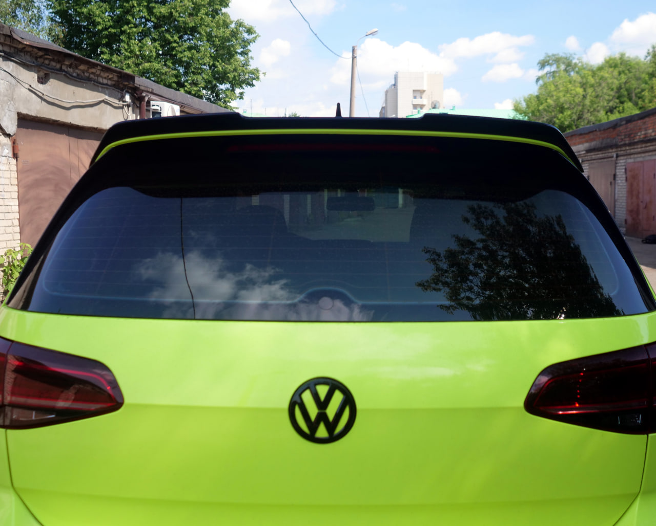 картинка Спойлер лезвие крышки багажника VW Golf 7 R (GTI, R-line) vonard customs 