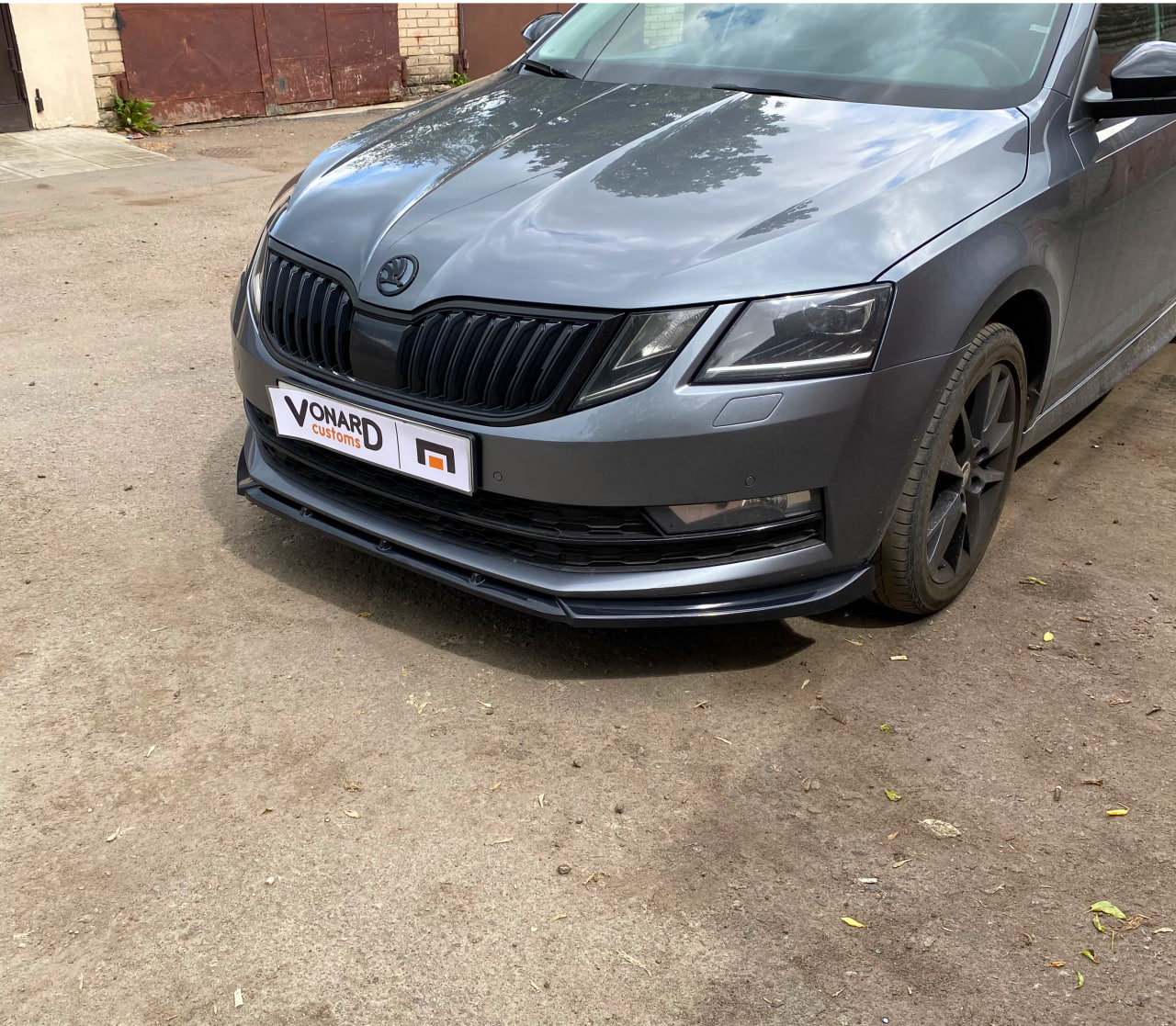 картинка Сплиттер переднего бампера Skoda Octavia 3 A7 рест. V2 (ребра) vonard customs 