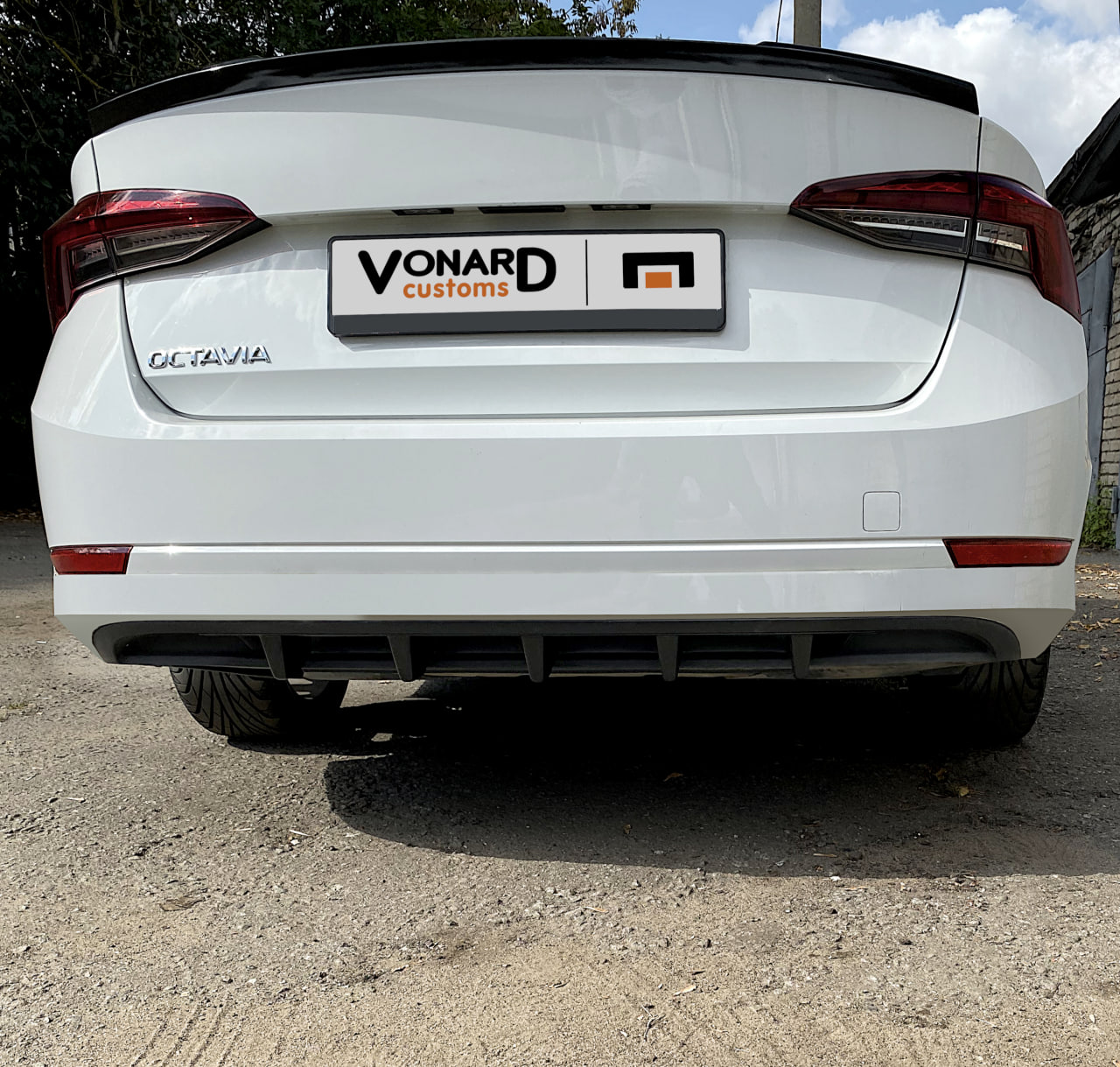 картинка Диффузор вставка заднего бампера Skoda Octavia 4 A8 - под покраску vonard customs 